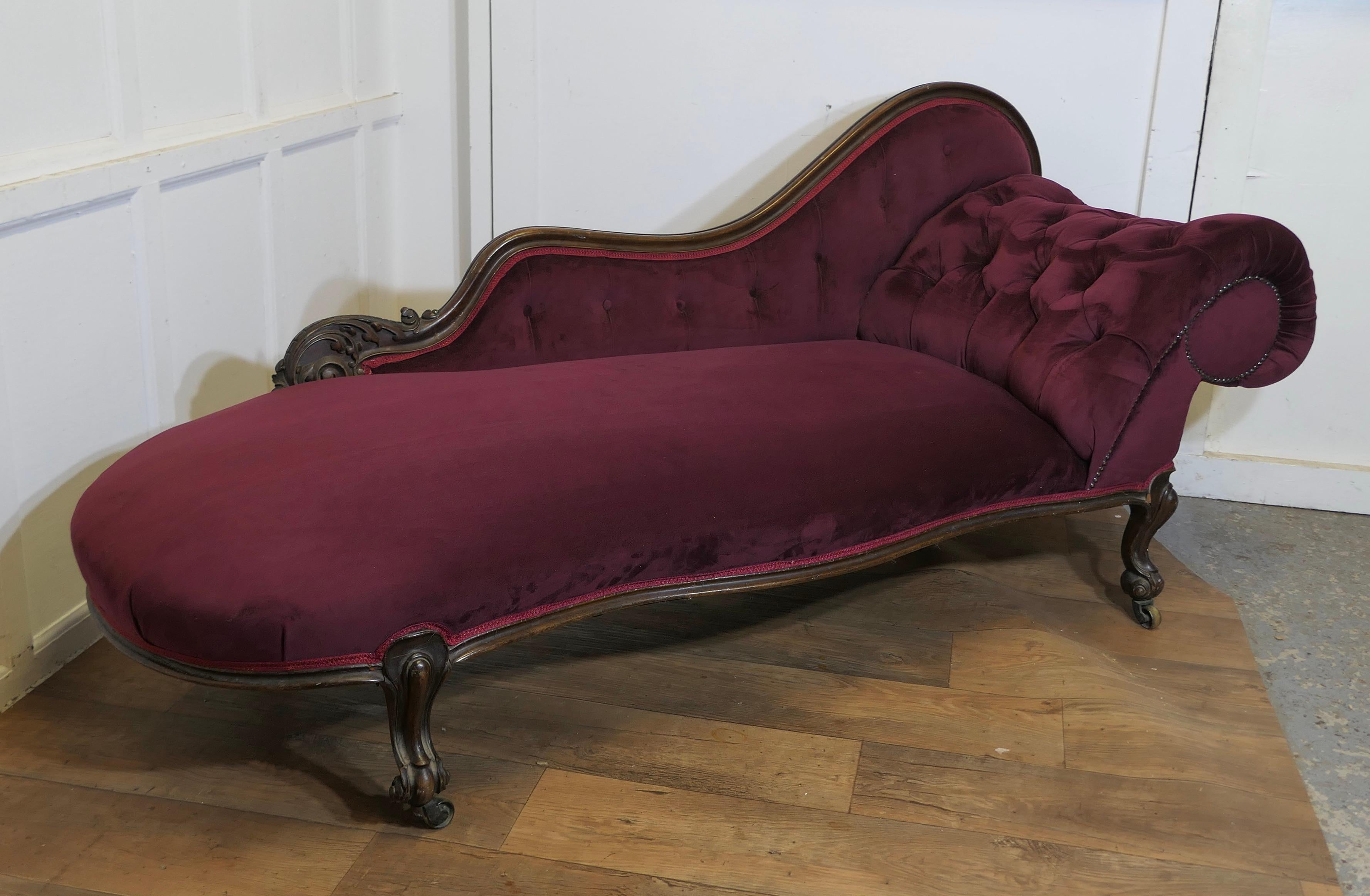 Velvet Superb Early Victorian Chaise Longue or Day Bed