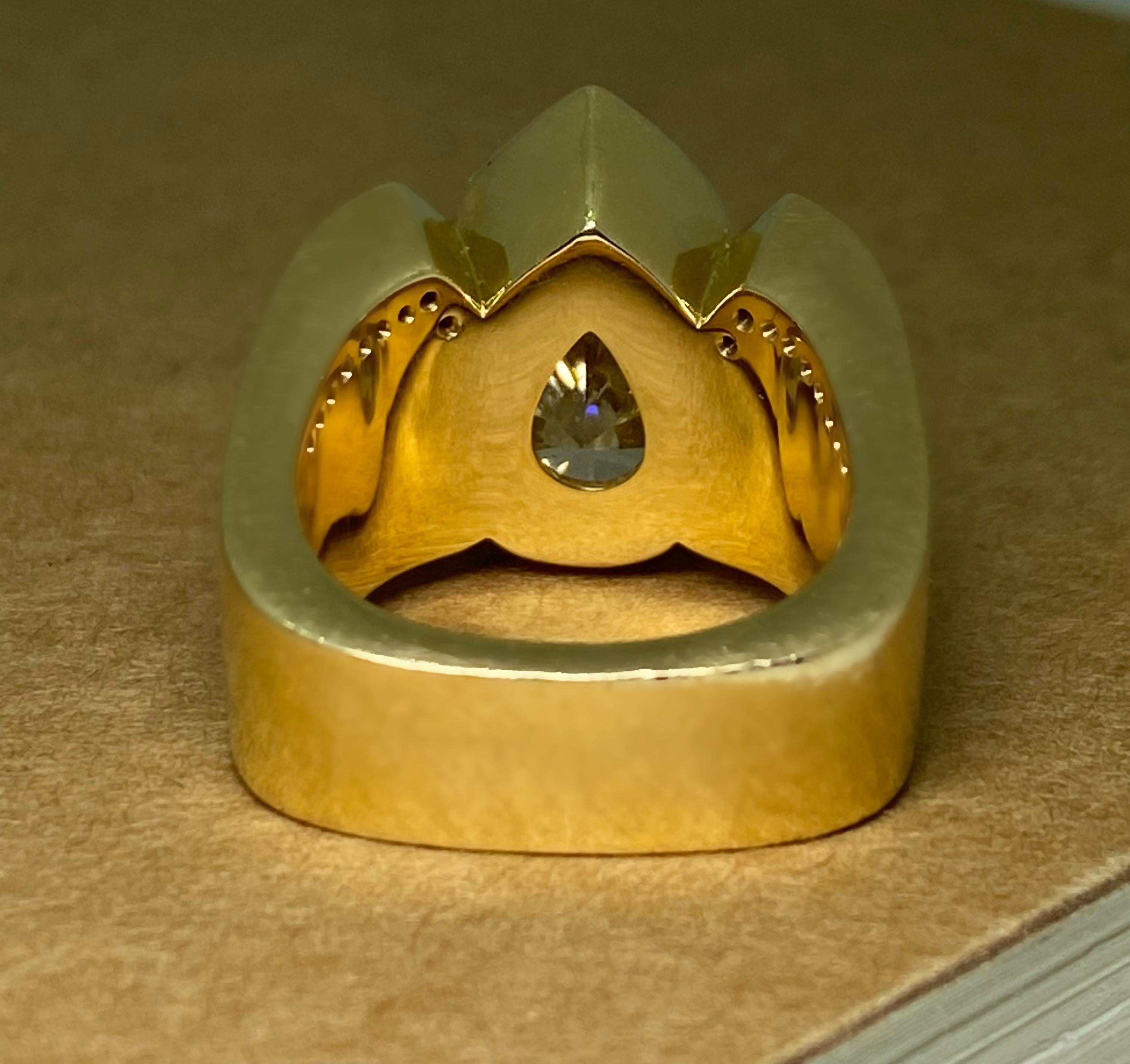Natürlicher 12,00 Karat birnenförmiger Diamantring aus 18 Karat Gelbgold mit Schliff, 490 Karat 4