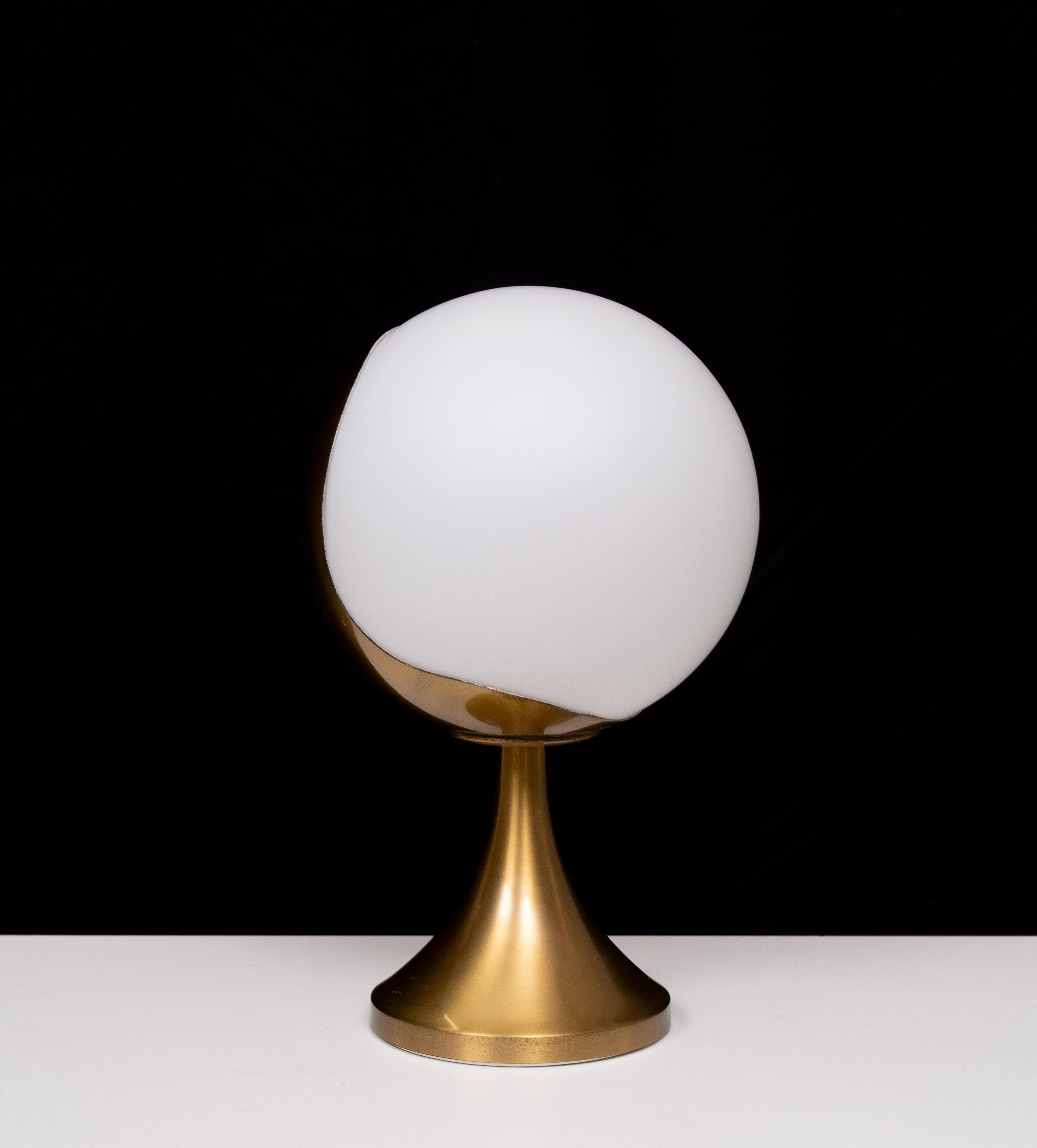 Superb Eclips  Jean Perzel  Table lamp model 936 For Sale 1