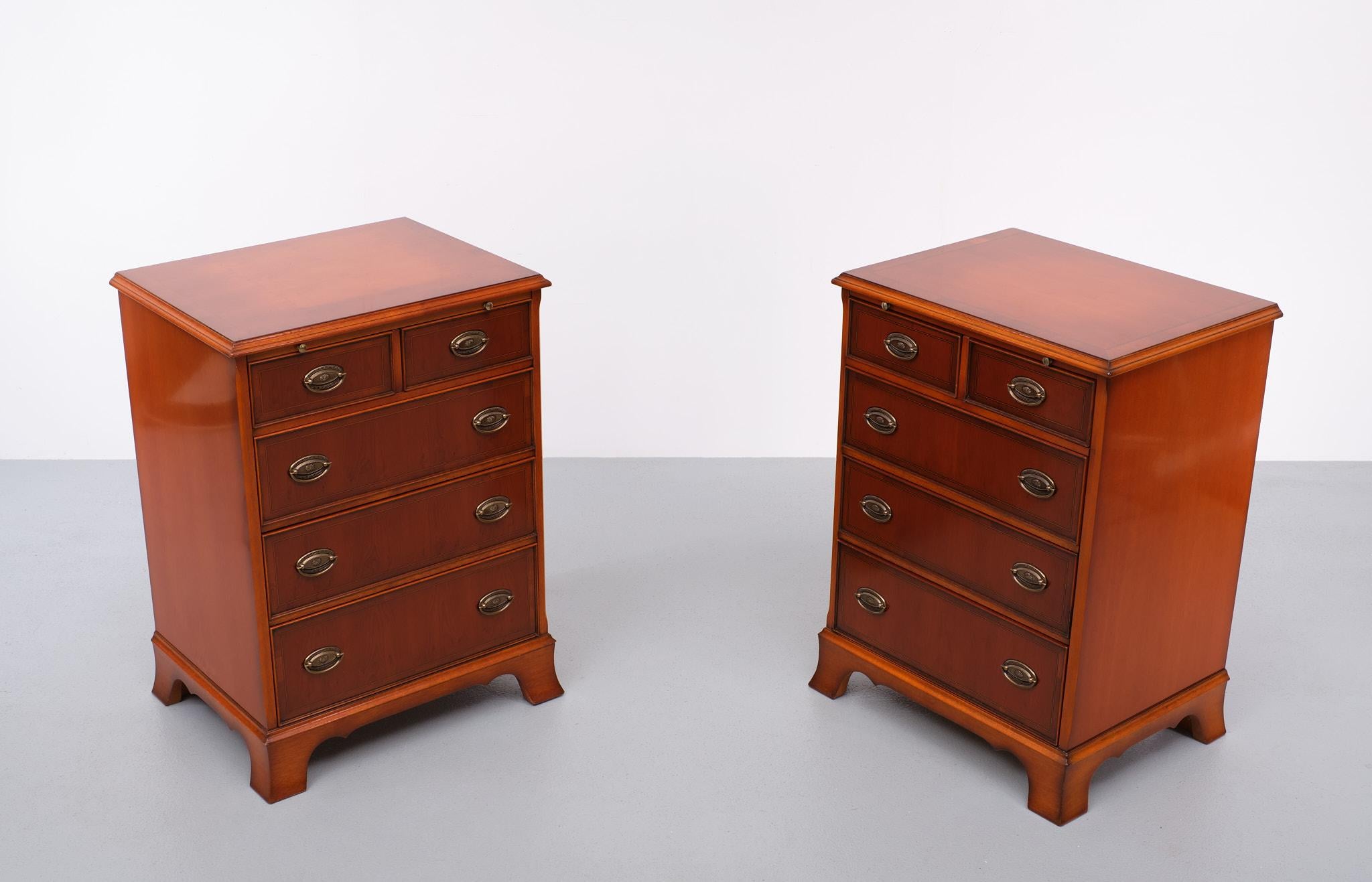 Superb Edwardian Cherry Wood Cabinets  1970s England  In Good Condition For Sale In Den Haag, NL