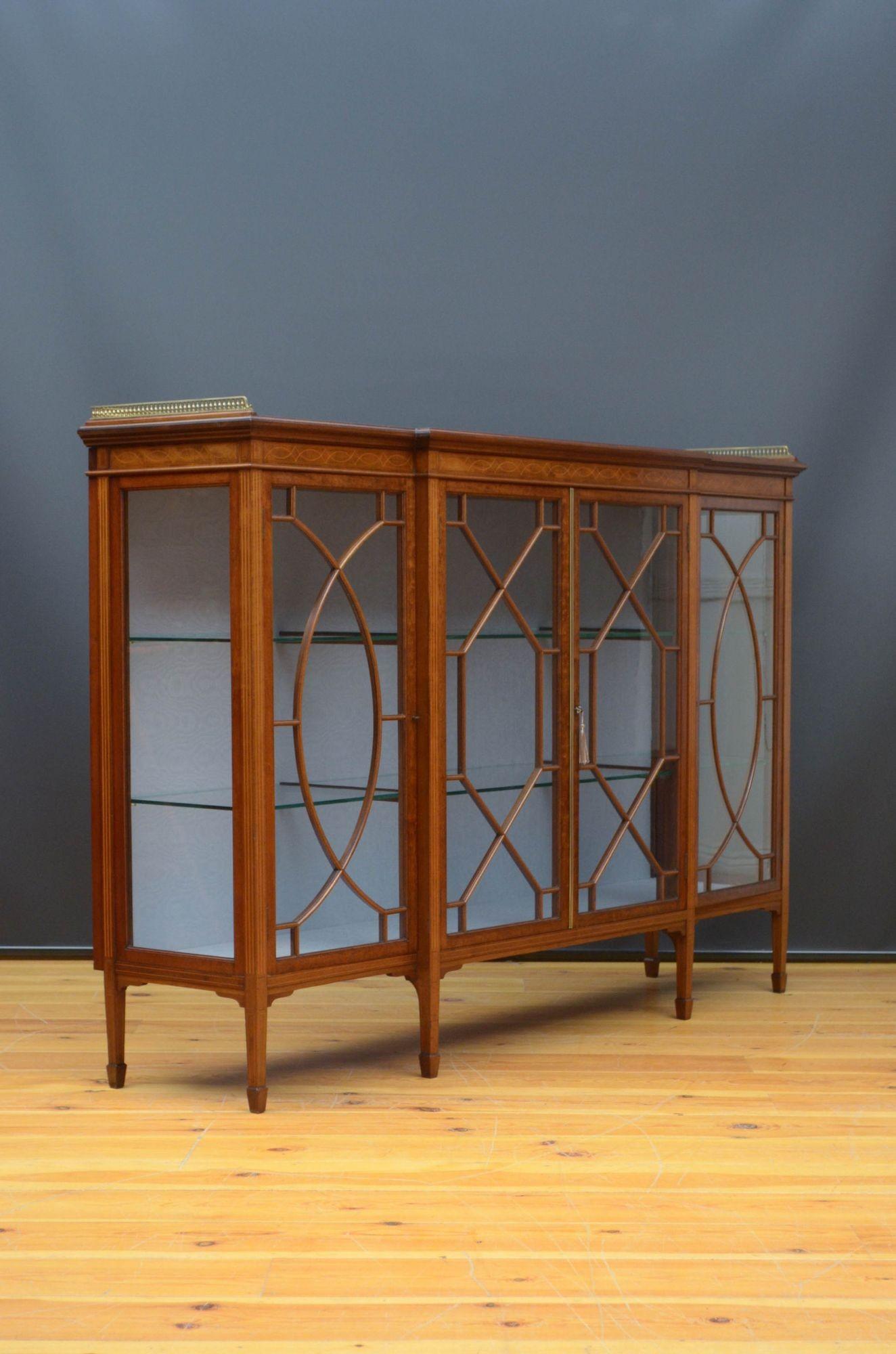 English Superb Edwardian Mahogany and Inlaid Display Cabinet For Sale