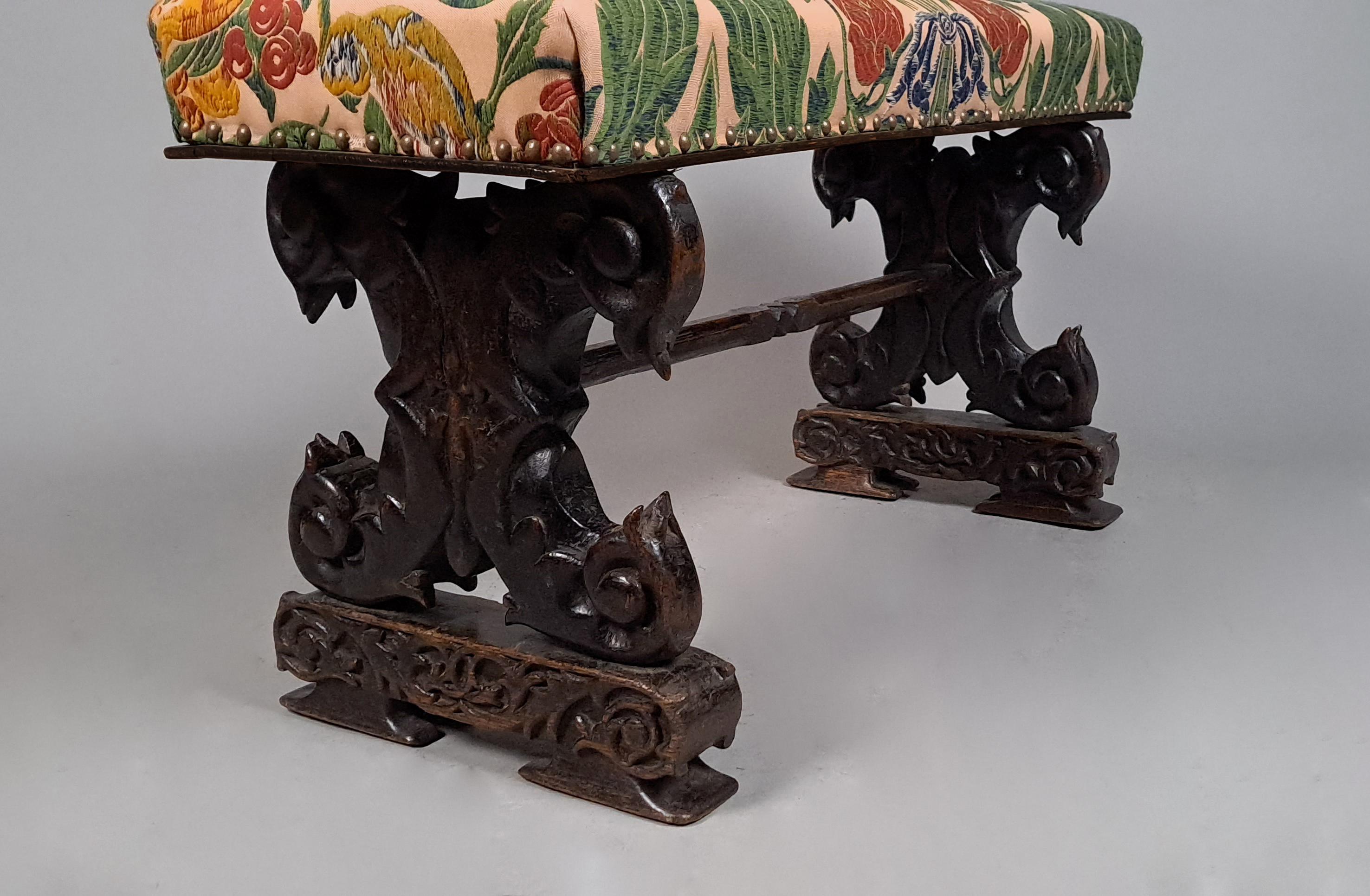 Superb Elizabethan Carved Oak Long Stool c. 1580 For Sale 2