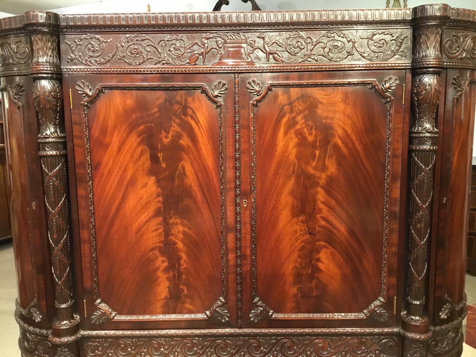 Hepplewhite Superb Exhibition Quality Mahogany Late 19th Century Side Cabinet