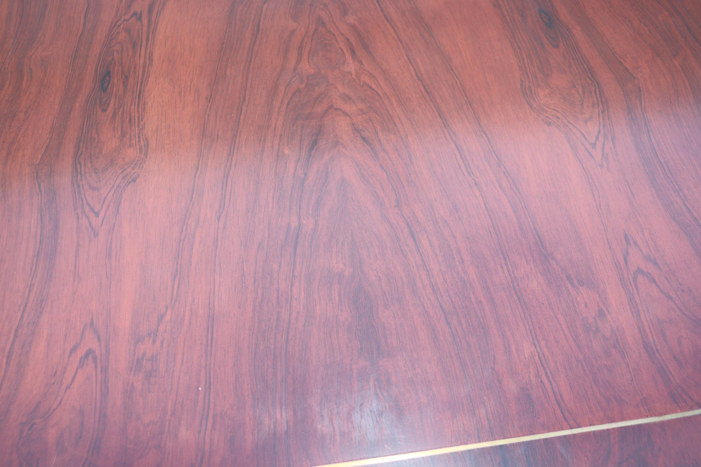 Superbe table de salle à manger anglaise de style Sheraton en bois de rose figuré avec 3 feuilles en vente 9