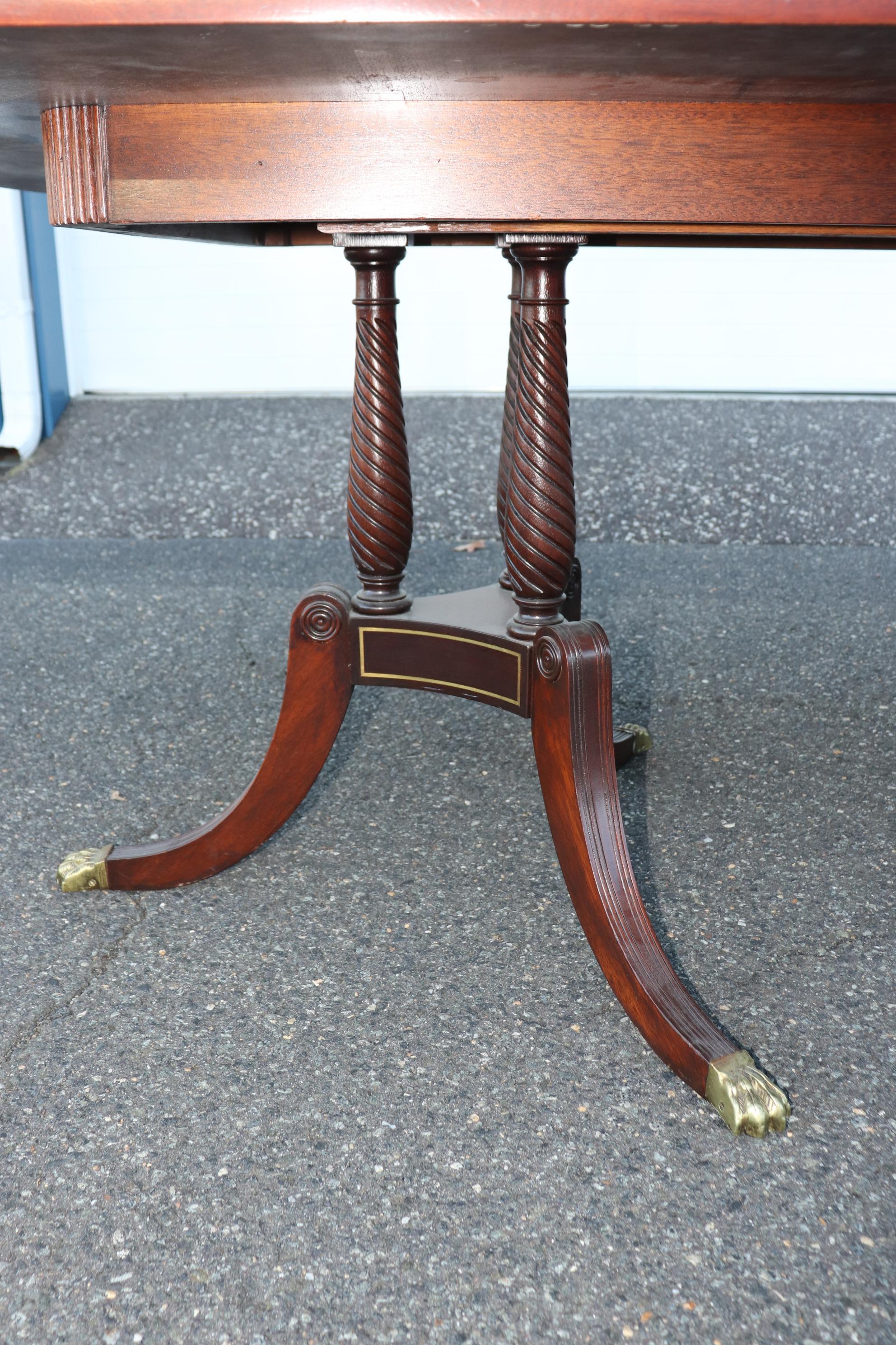 Superbe table de salle à manger anglaise de style Sheraton en bois de rose figuré avec 3 feuilles en vente 3
