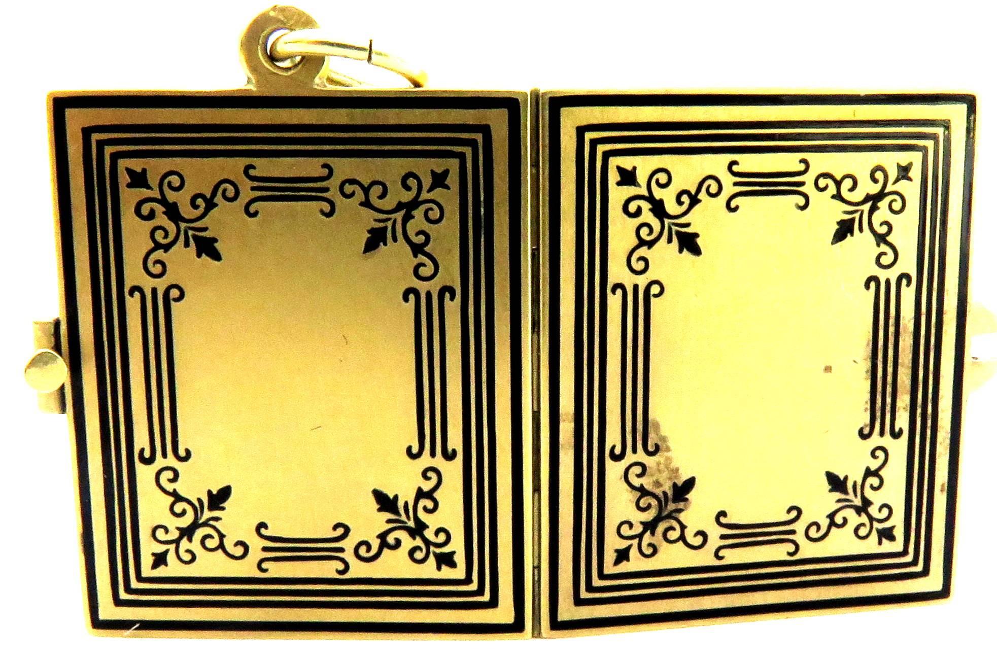 Superb Finely Enameled Three-Page Gold Book Locket Charm Pendant In Excellent Condition For Sale In Palm Beach, FL