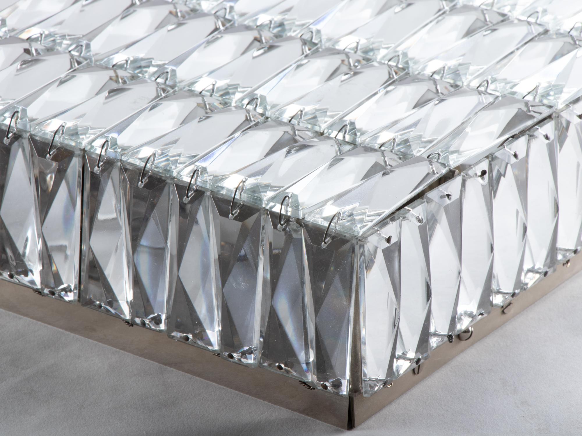 Cristal Grand lustre encastré en cristal et nickel Vienna Lobmeyr / Bakalowits & Sons en vente
