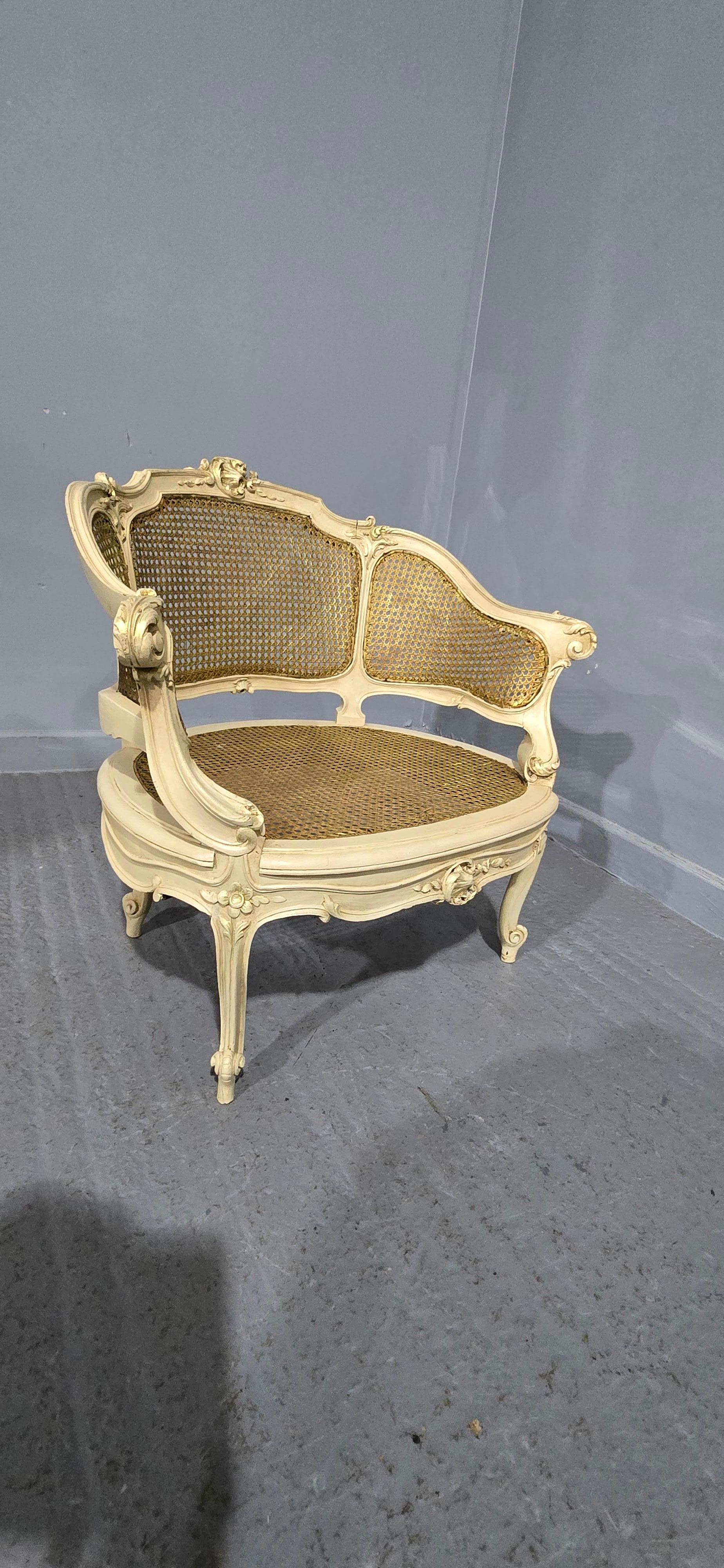 Prächtiger französischer Bergere Wannenstuhl (Buchenholz) im Angebot