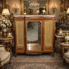 Magnífica Vitrina Francesa Breche D Violette Montada en Mármol, Latón y Bronce