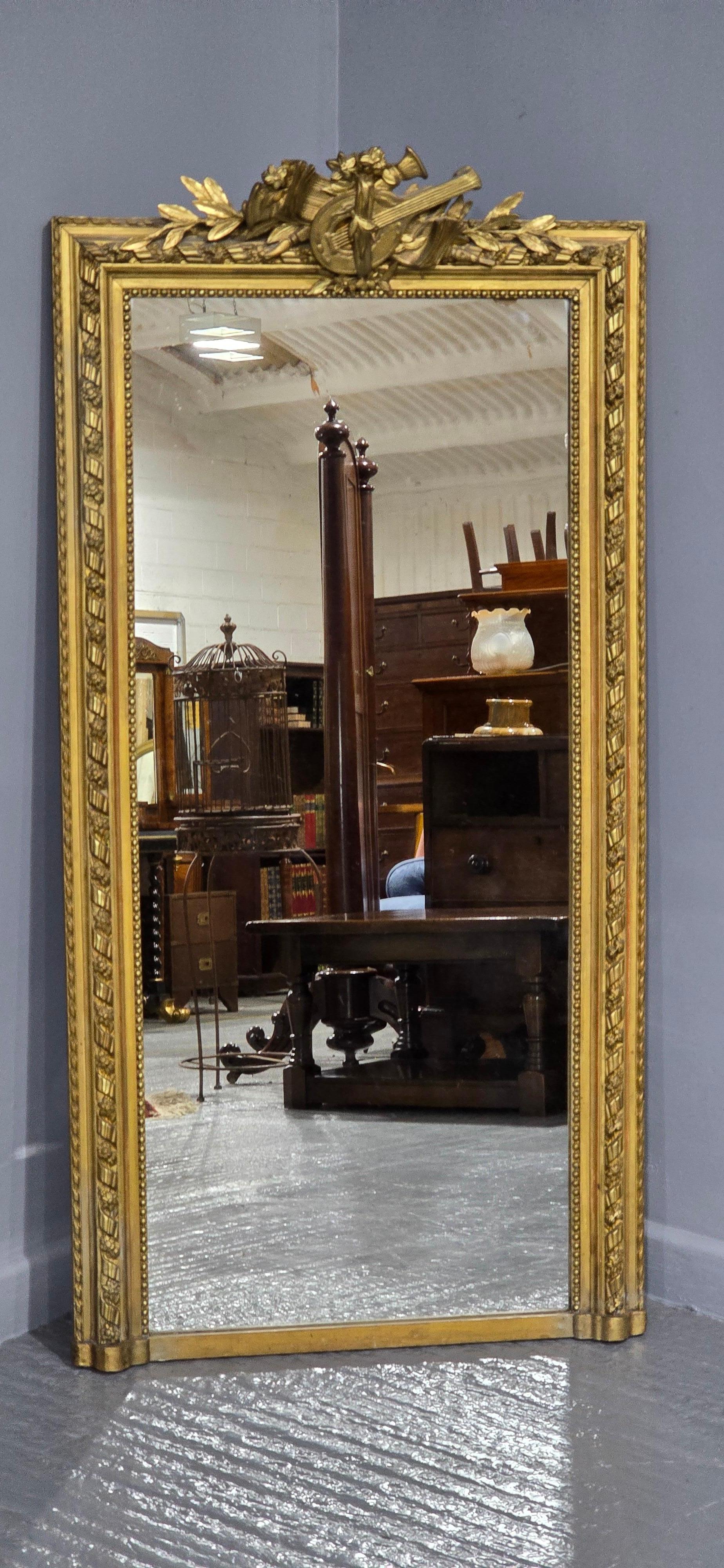 Baroque Superbe miroir d'embarcadère doré à la française en vente