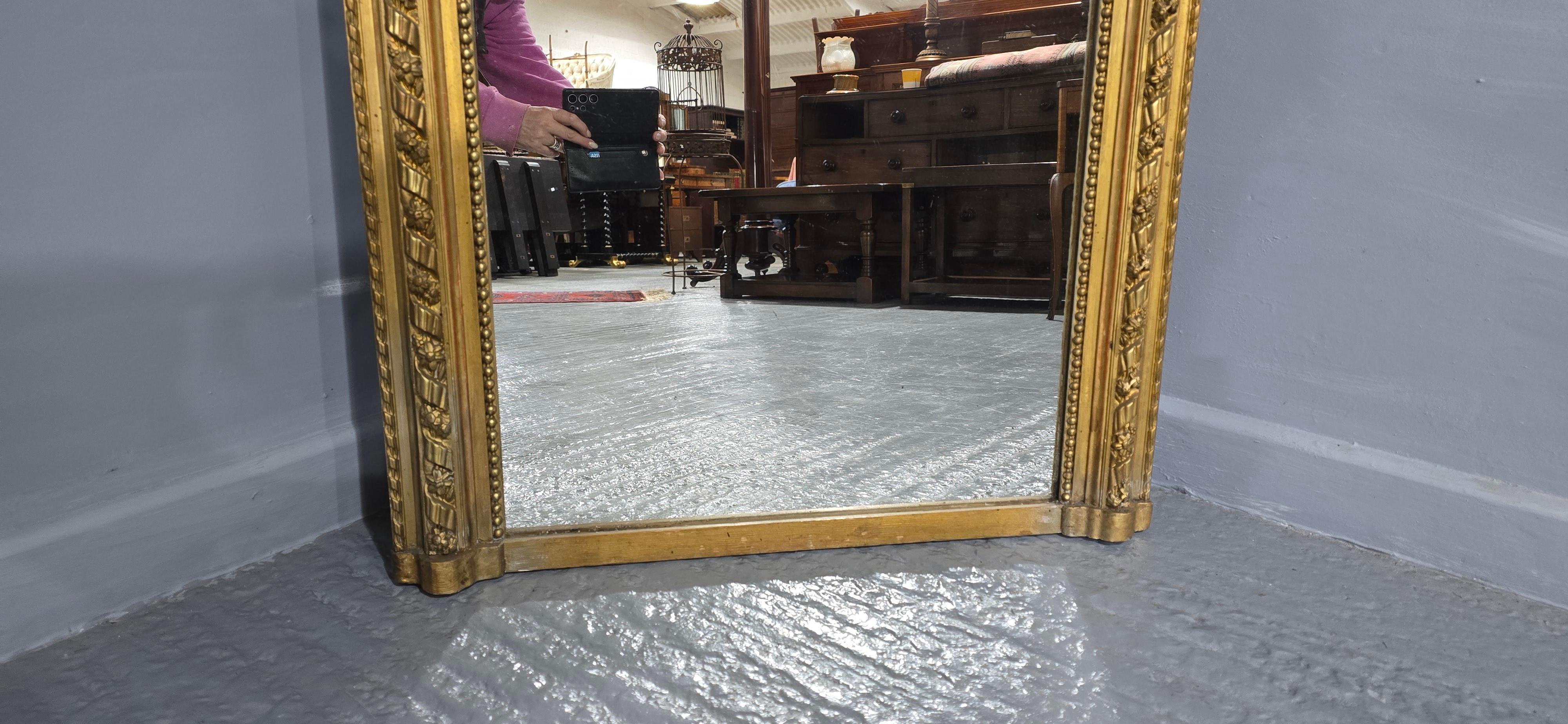 Français Superbe miroir d'embarcadère doré à la française en vente