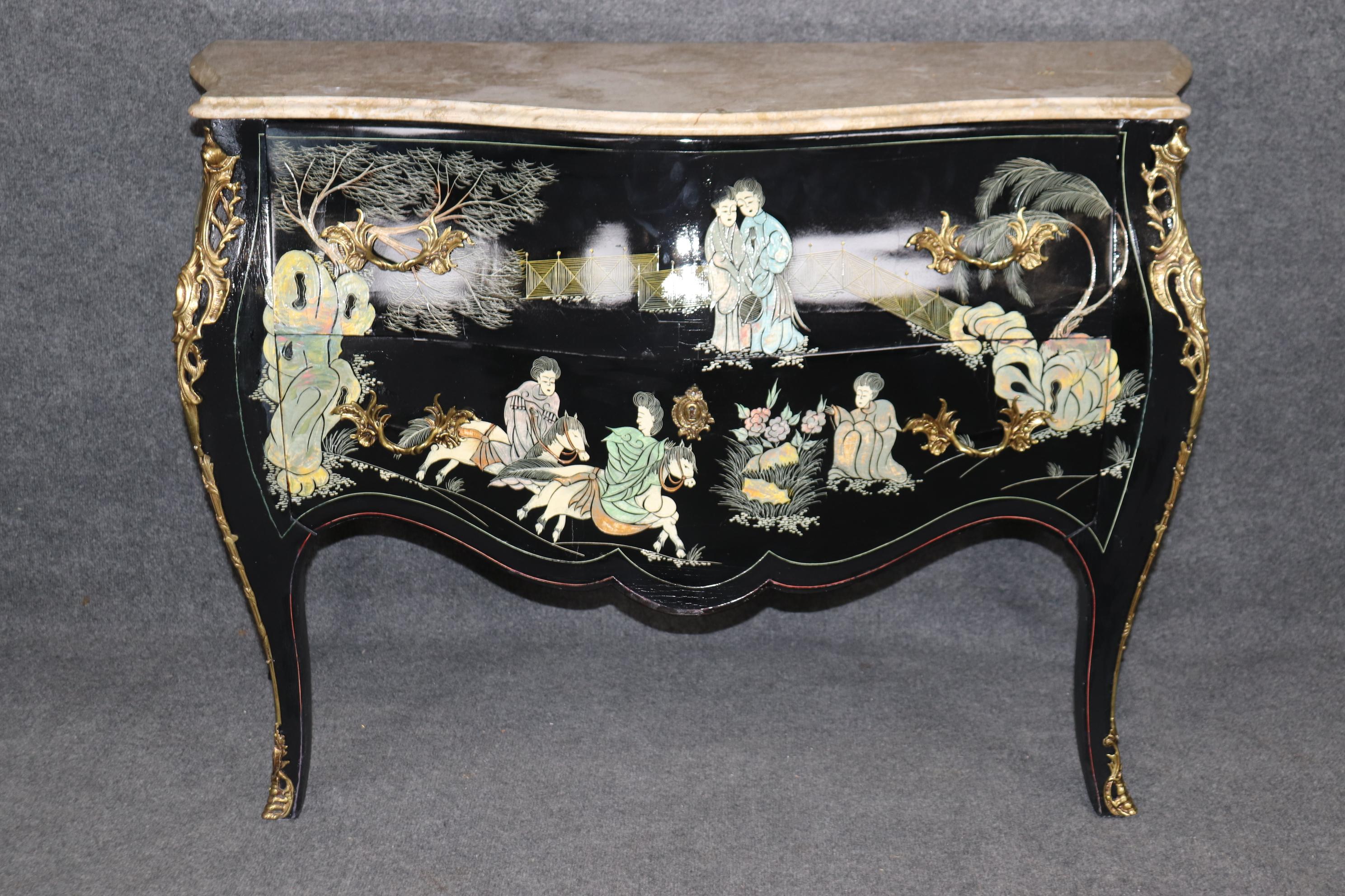 Metà XX secolo Superba commode francese in stile Luigi XV in lacca di Coromandel ebanizzata in vendita