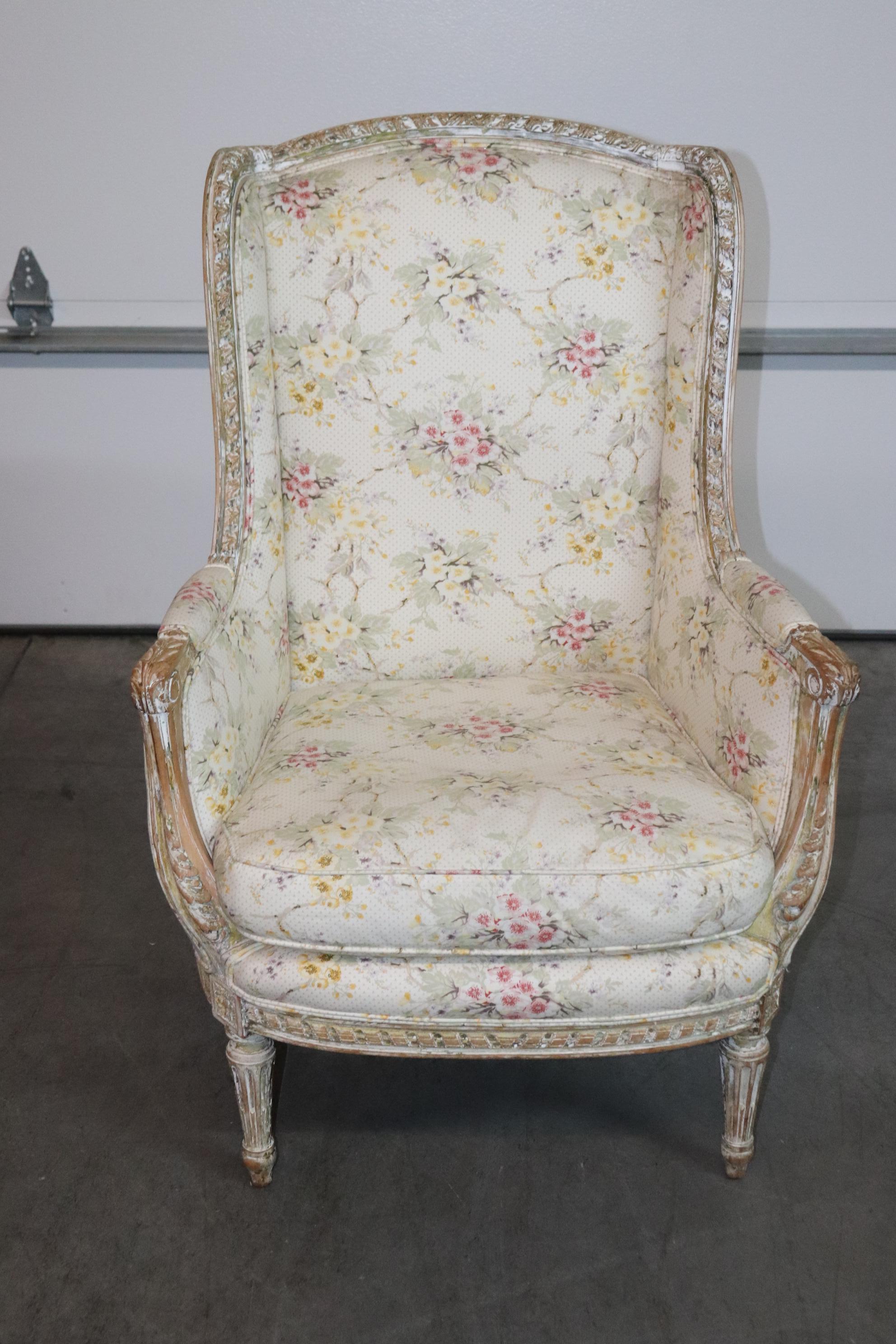 Superb French Painted Decorated Time-Worn Distressed Louis XV Bergere Chair In Good Condition In Swedesboro, NJ