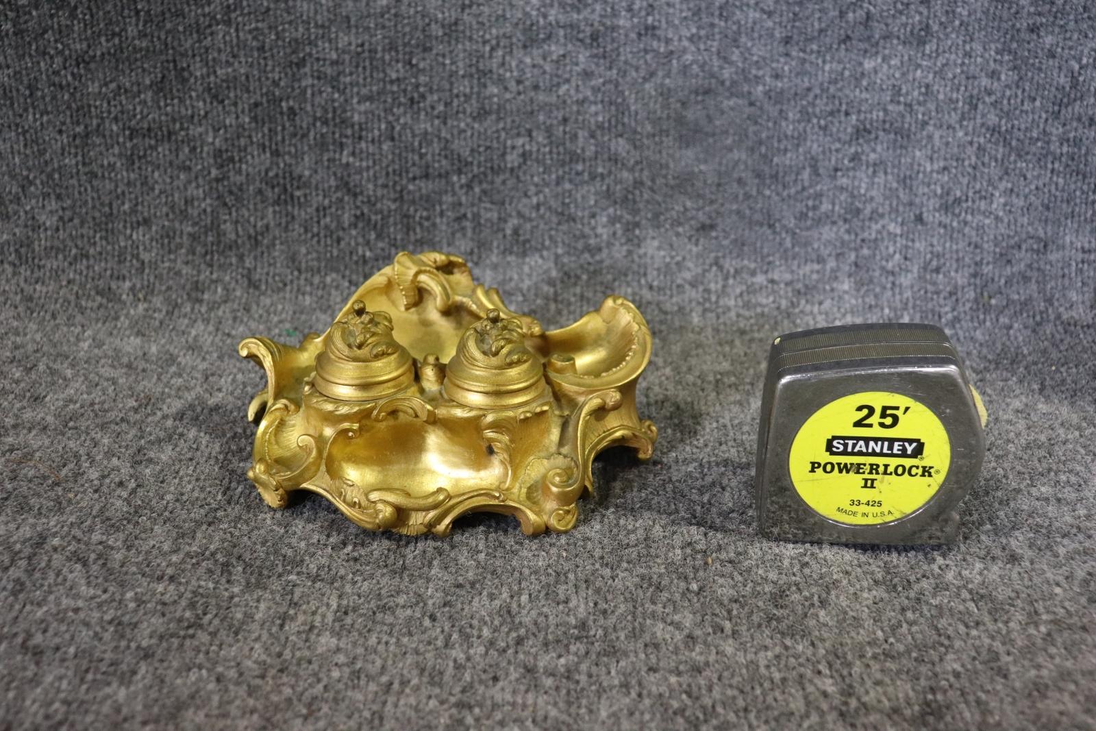 Superbo calamaio doppio in bronzo in stile French Rococo per scrivania in vendita 3