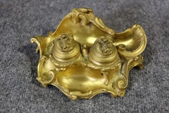 Superbe encrier double de style rococo français en bronze pour bureau
