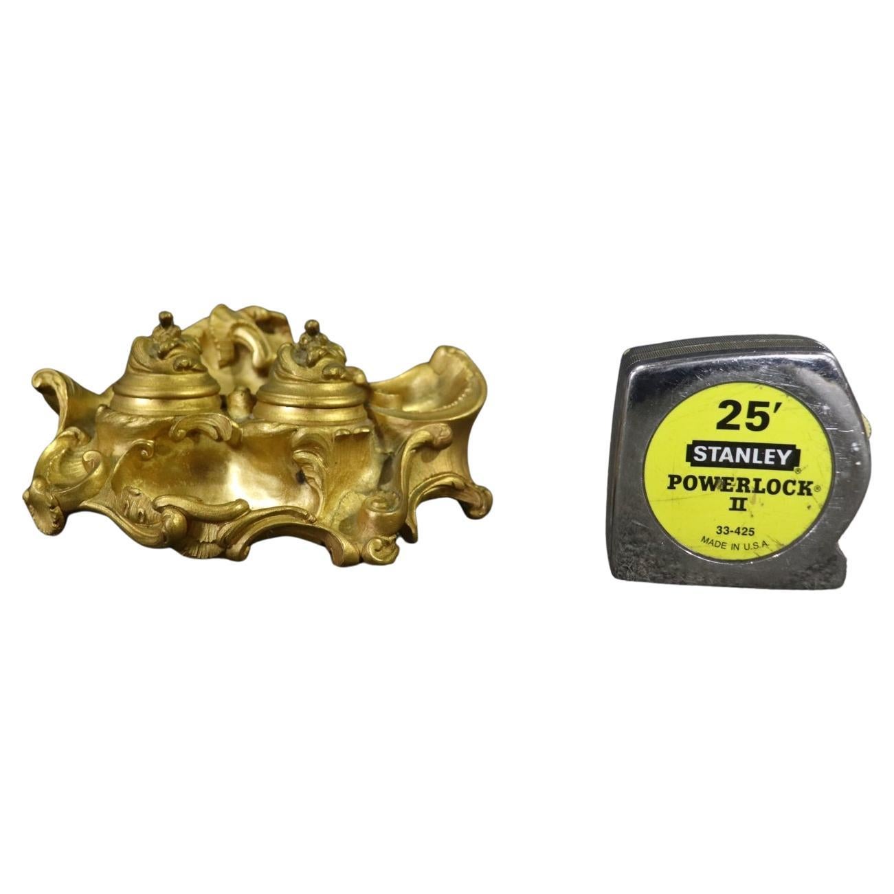Superbo calamaio doppio in bronzo in stile French Rococo per scrivania