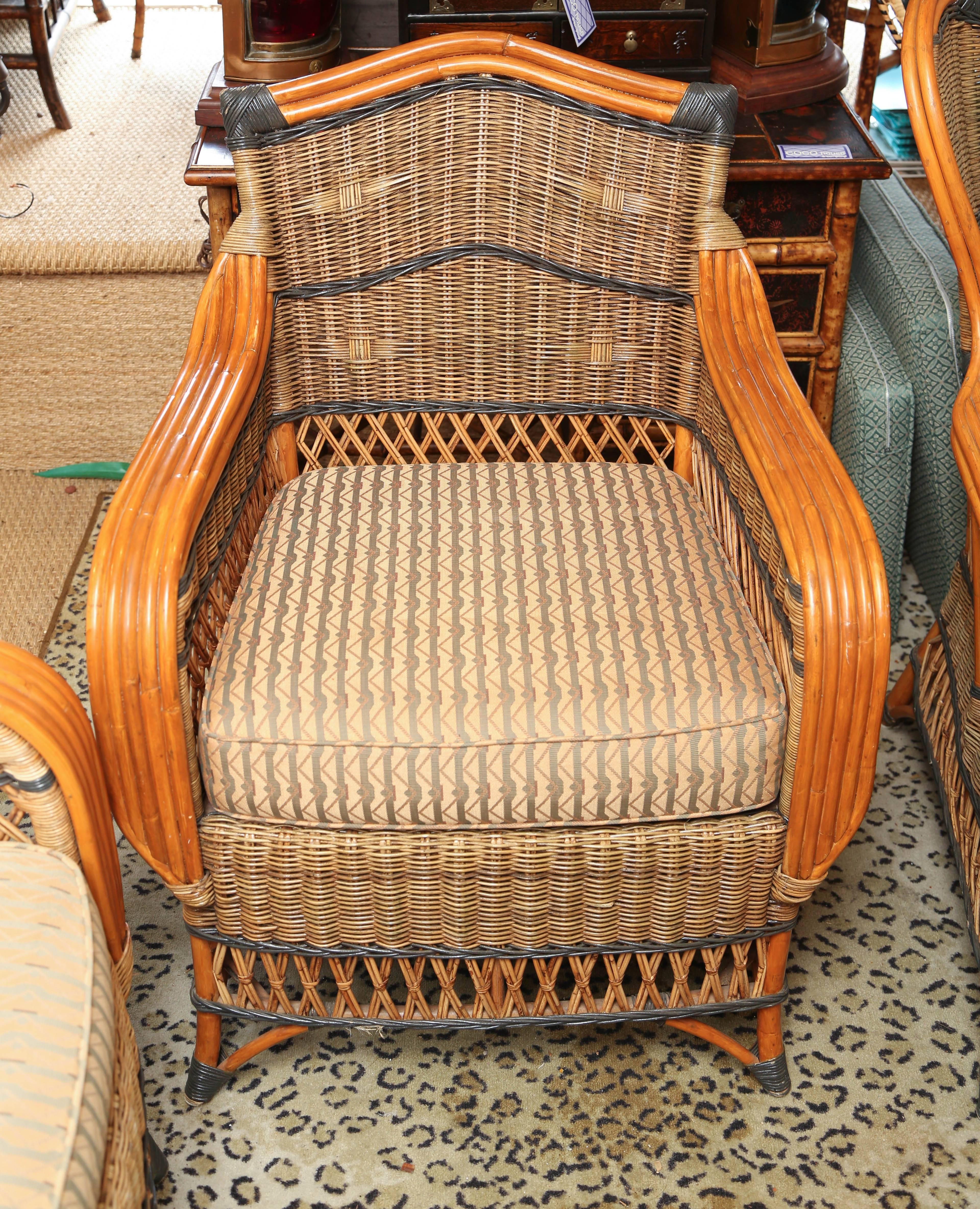 Superb French Vintage Five-Piece Wicker Porch Set by Grange In Excellent Condition In West Palm Beach, FL