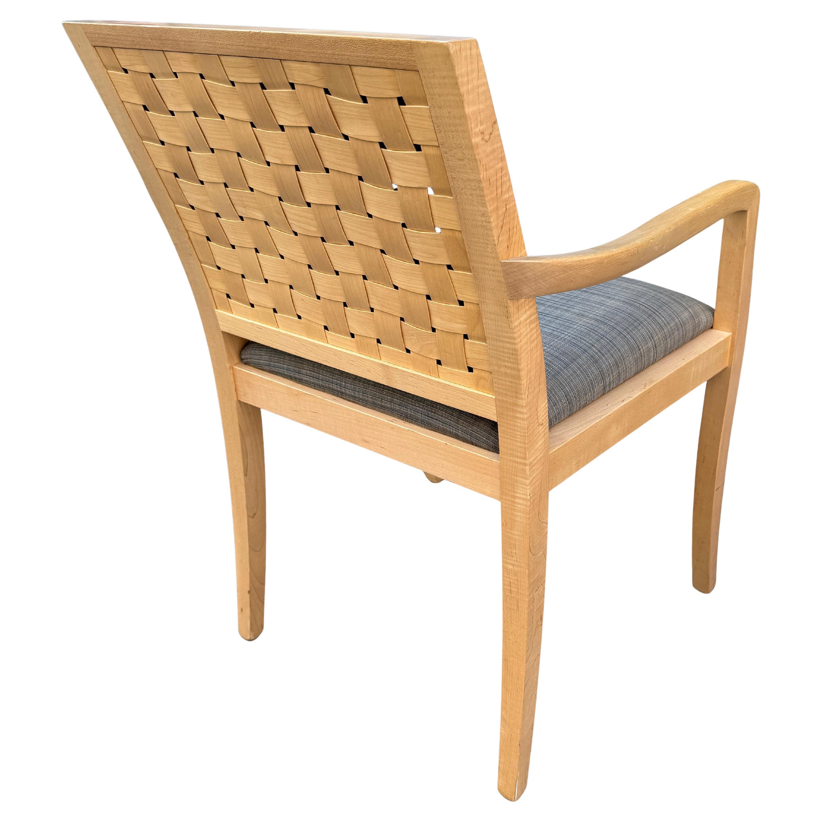 Américain Superbe fauteuil Geiger à dossier tressé Rare Form en vente