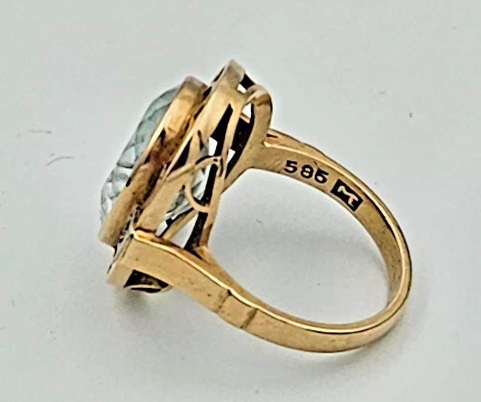 superb Gentleman's 14kt yellow gold  aquamarine ring circa 1920s For Sale 1