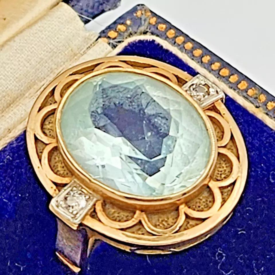 superb Gentleman's 14kt yellow gold  aquamarine ring circa 1920s For Sale 2