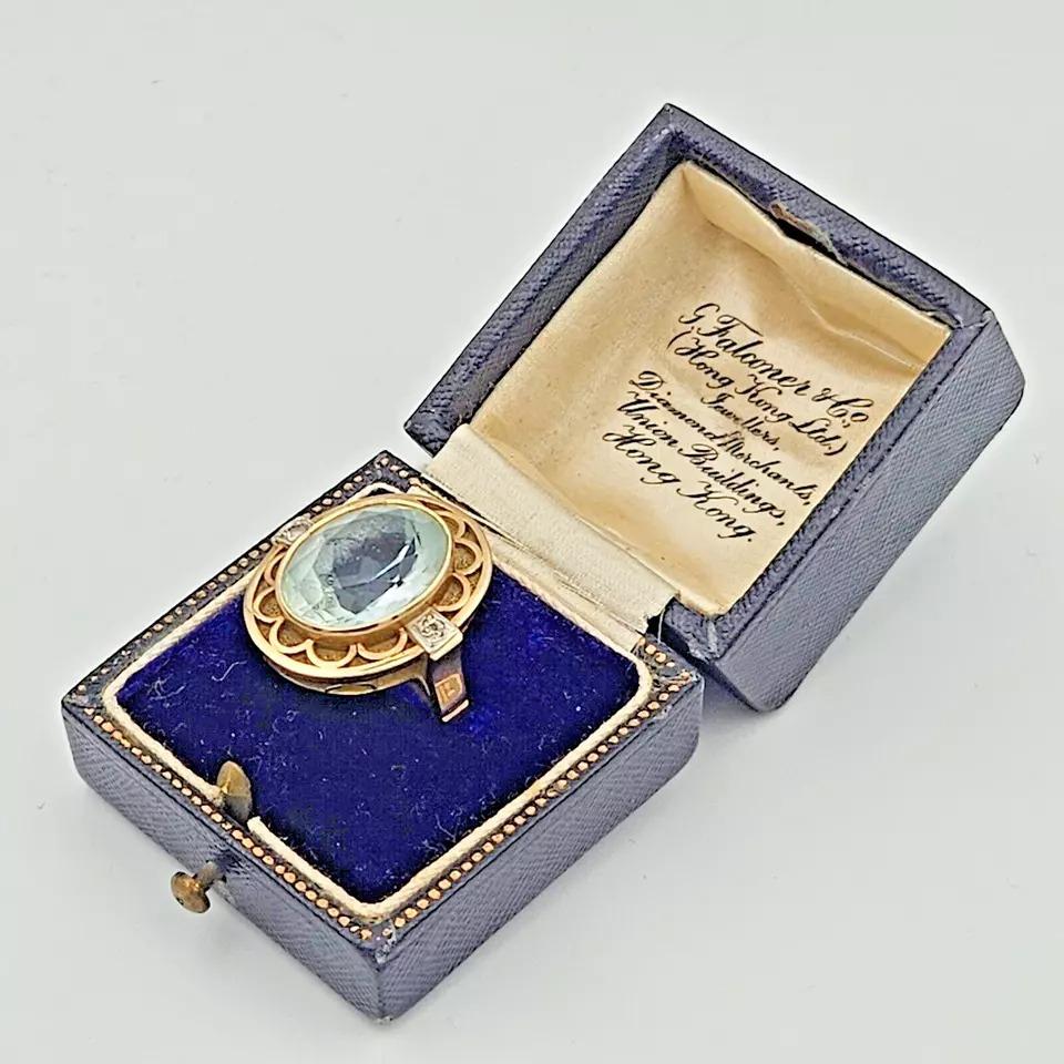 superb Gentleman's 14kt yellow gold  aquamarine ring circa 1920s For Sale 3