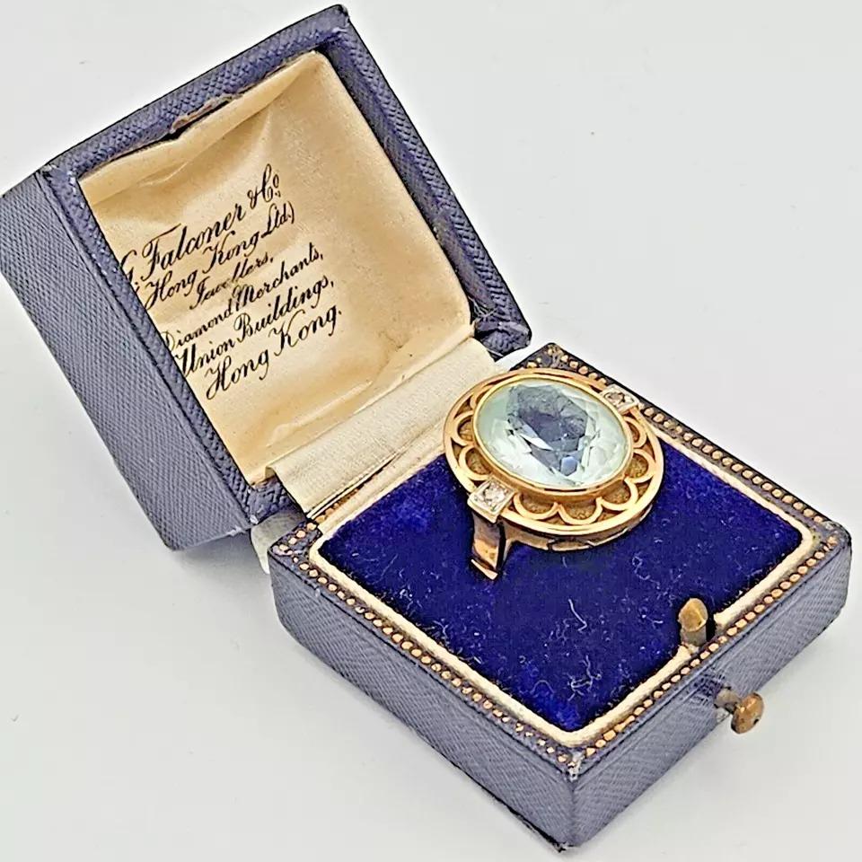 superb Gentleman's 14kt yellow gold  aquamarine ring circa 1920s For Sale 4