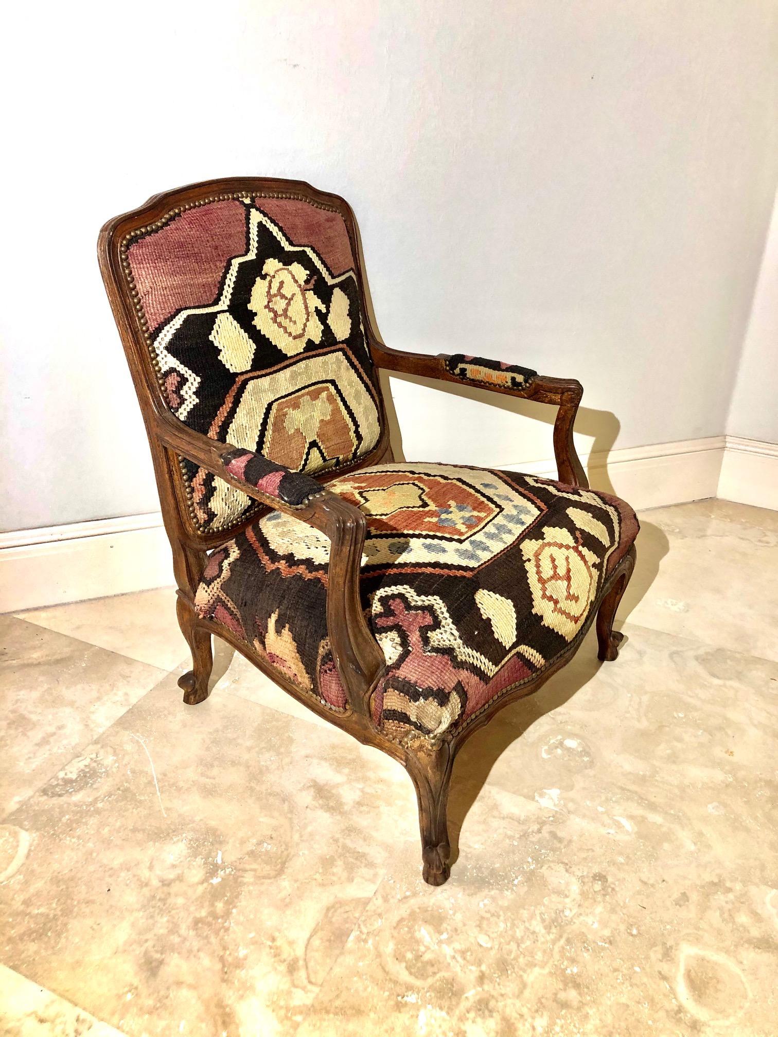 Superb George Smith Style Chair and Ottoman Upholstered in Kilim In Excellent Condition In Hopewell, NJ