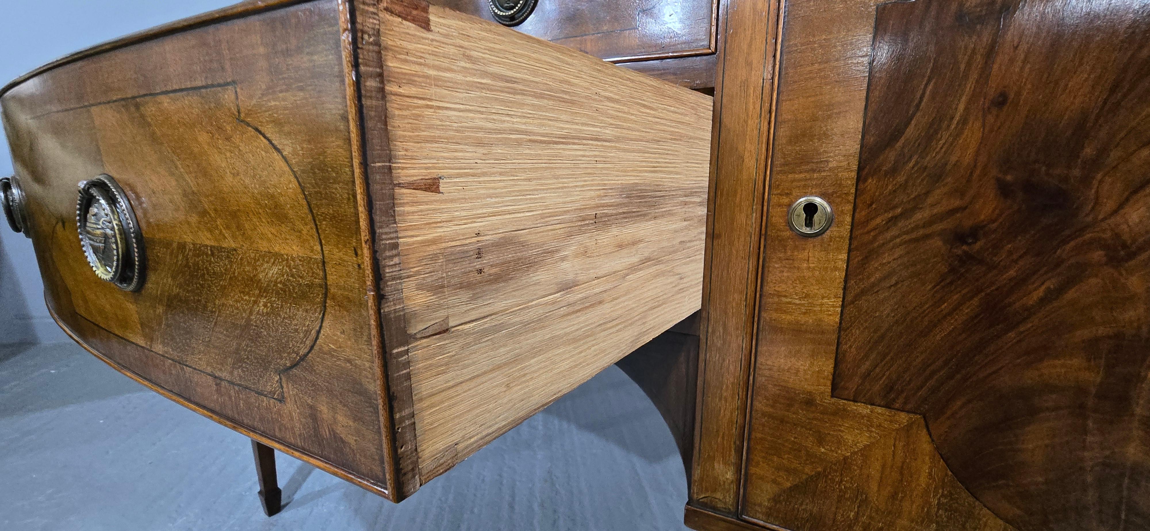 Superb Georgian Mahogany Sideboard For Sale 4