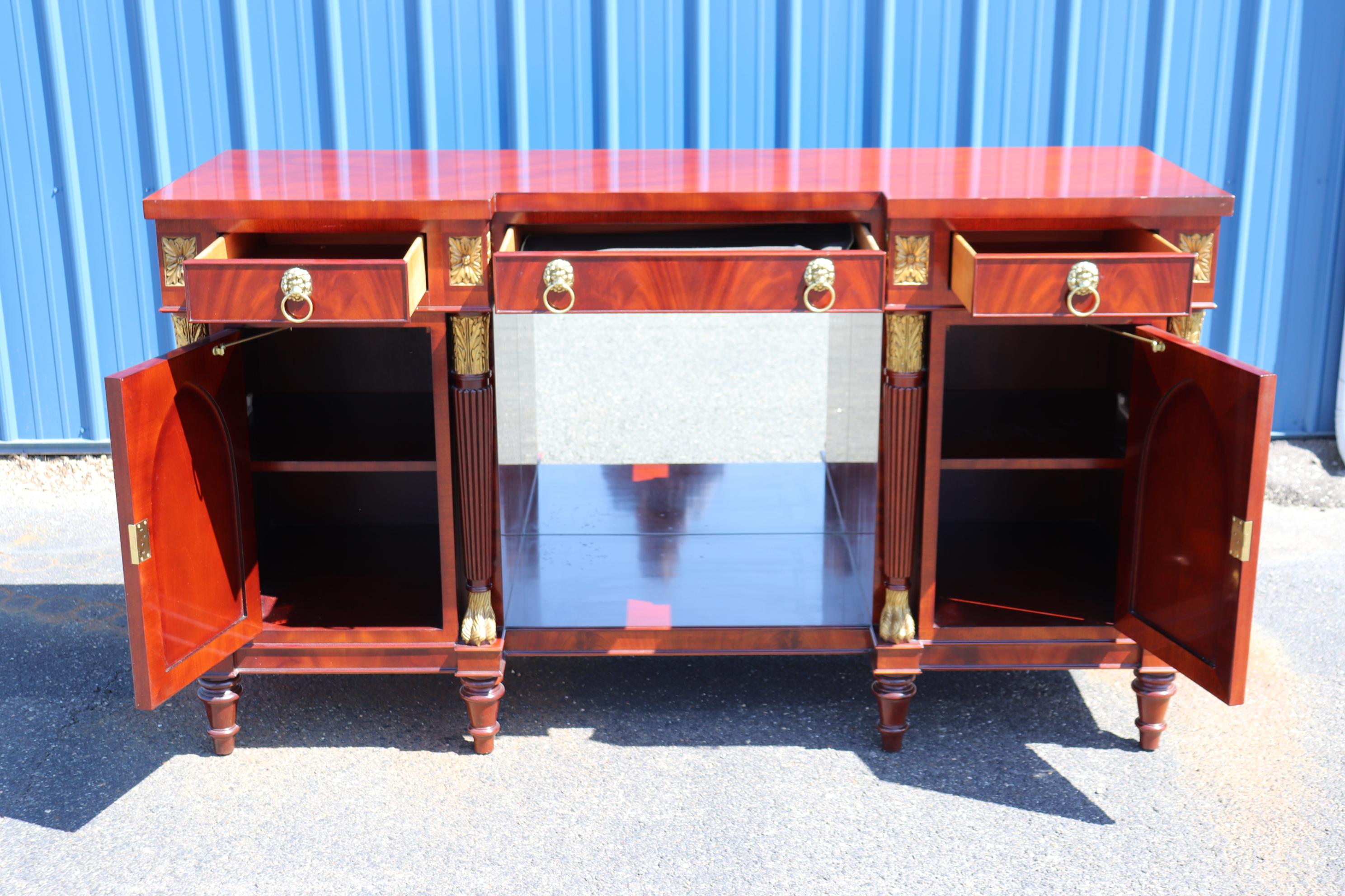 Superb Gilded and Flame Mahogany Kindel Winterthur Adaptations Sideboard In Good Condition In Swedesboro, NJ