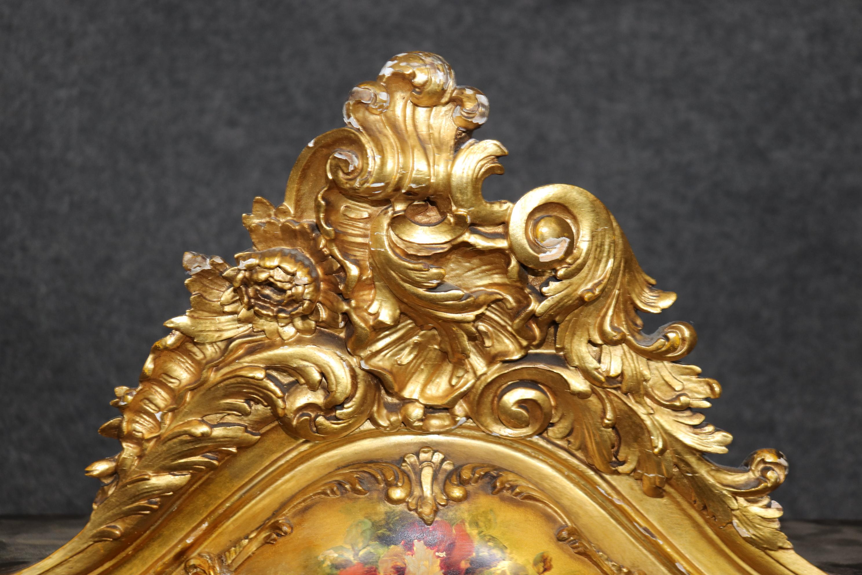 Superb Gilded Vernis Martin French Louis XV Style Painted Vitrine In Good Condition For Sale In Swedesboro, NJ