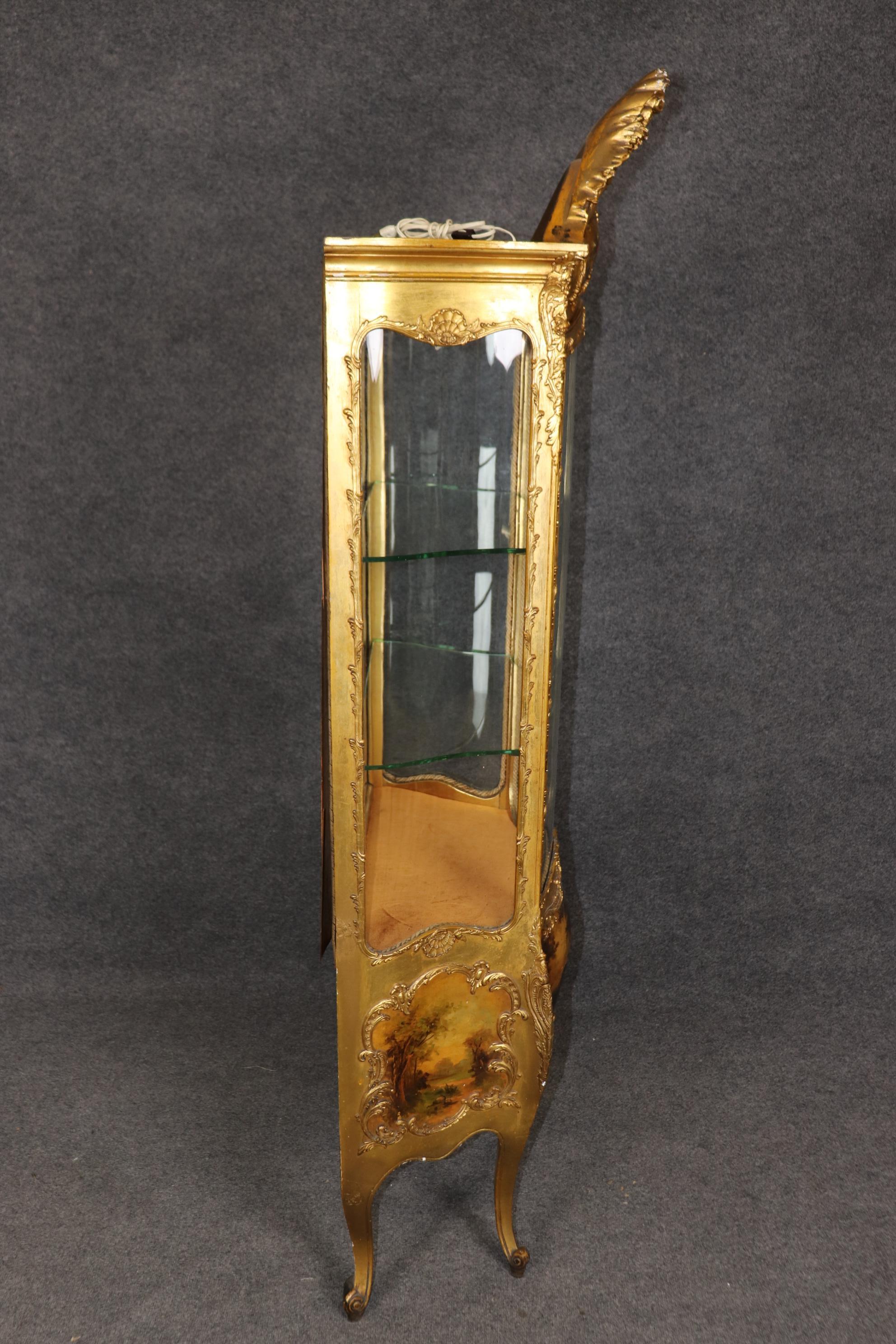 Superb Gilded Vernis Martin French Louis XV Style Painted Vitrine For Sale 3