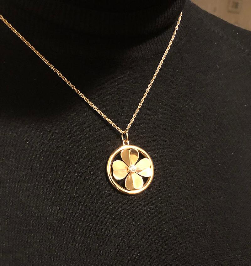 4 leaf clover gold pendant