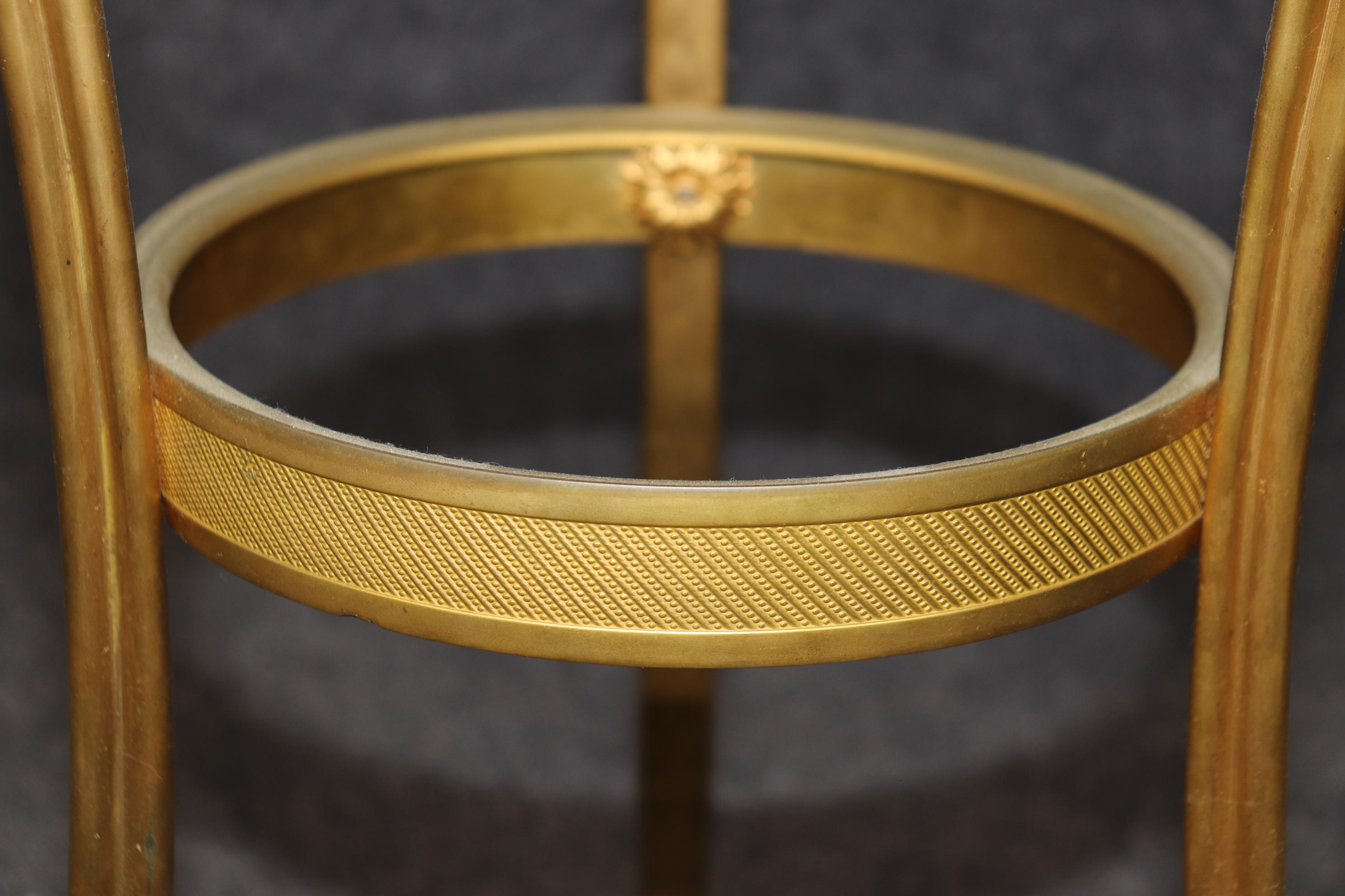 Magnífica mesa auxiliar de gueridón de bronce dorado y malaquita del Directoire francés 2