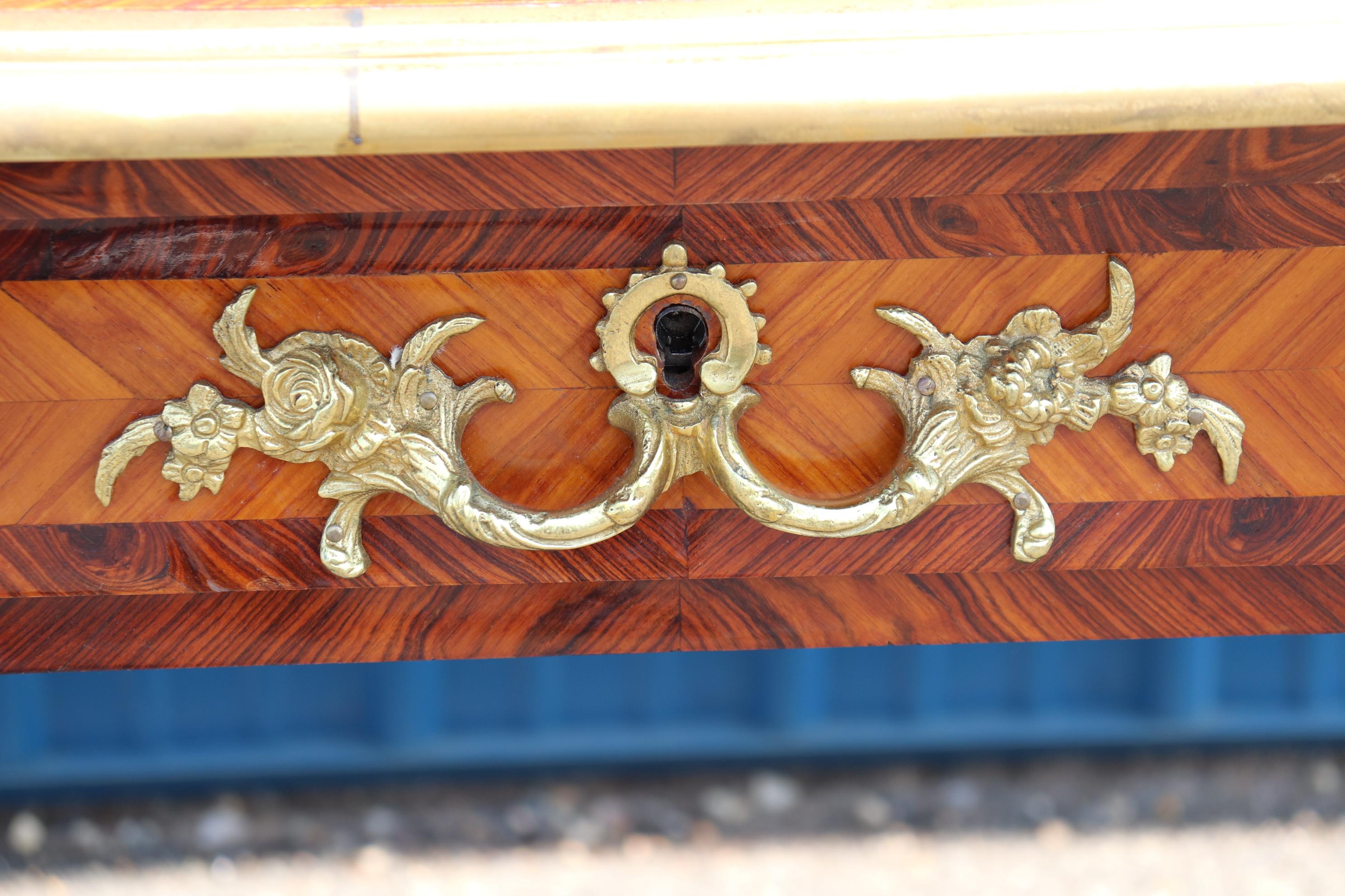 Superb Gold Embossed Leather Top Bronze Mounted Rosewood Bureau Plat Desk 6