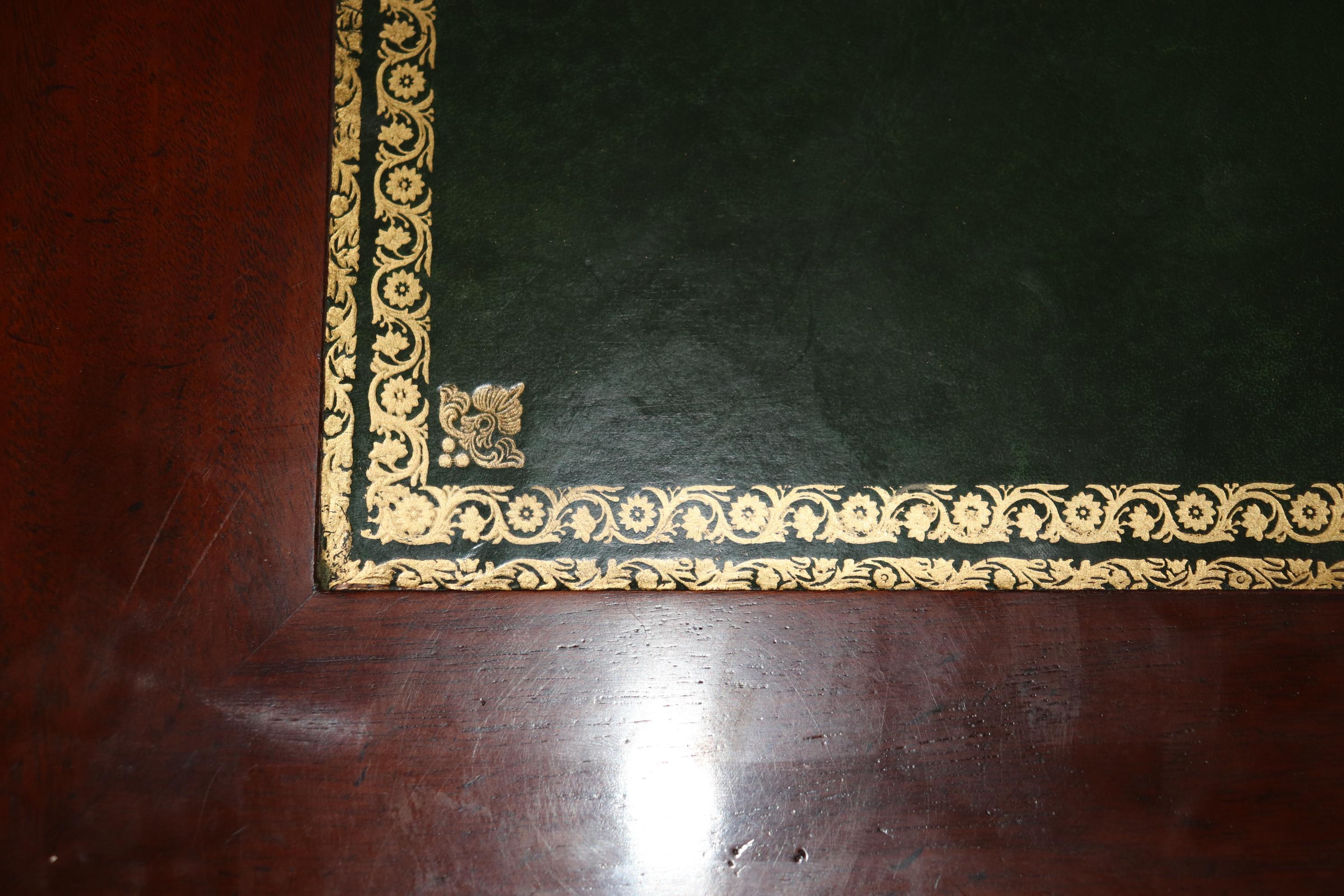 Superb Green Leather Top Baker French Directoire Writing Desk with Tablet Trays In Good Condition In Swedesboro, NJ