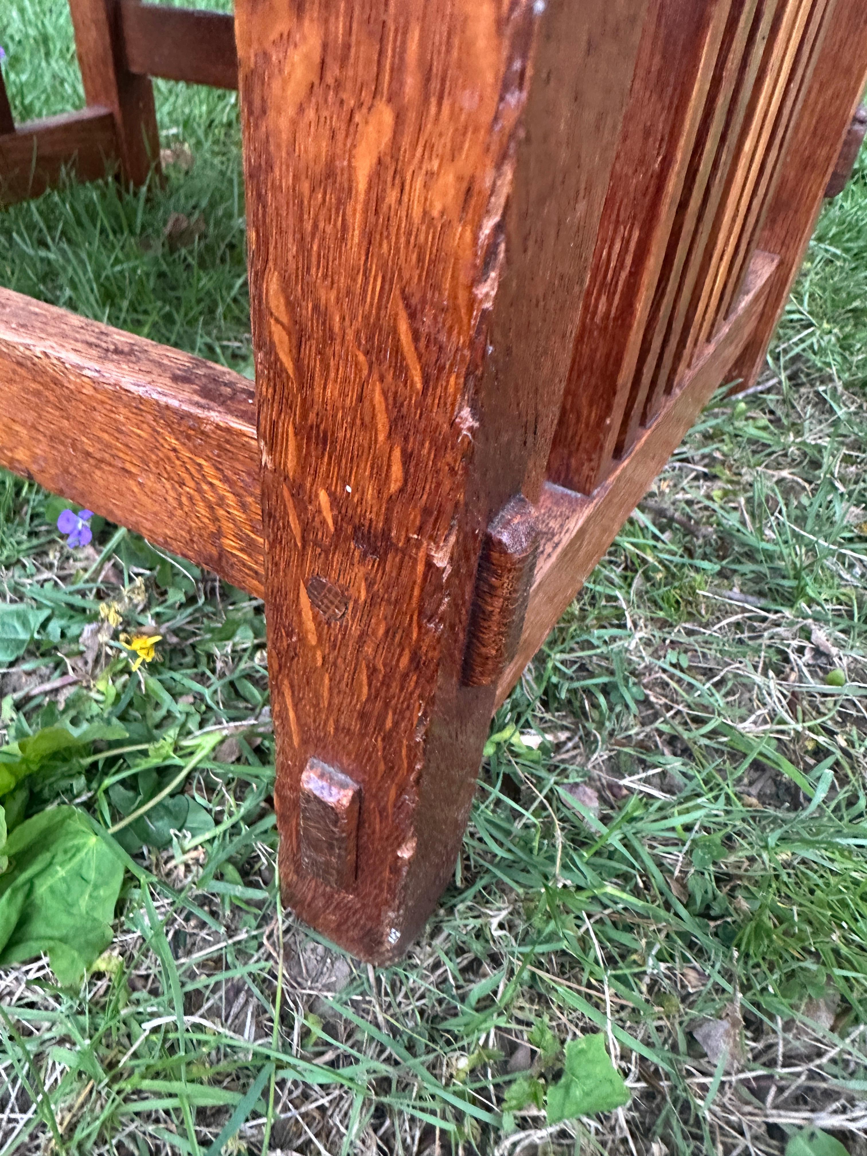 SUPERB Gustav Stickley Spindled Fußhocker mit Spindeln - W7812 im Zustand „Gut“ im Angebot in Shamokin Dam, PA