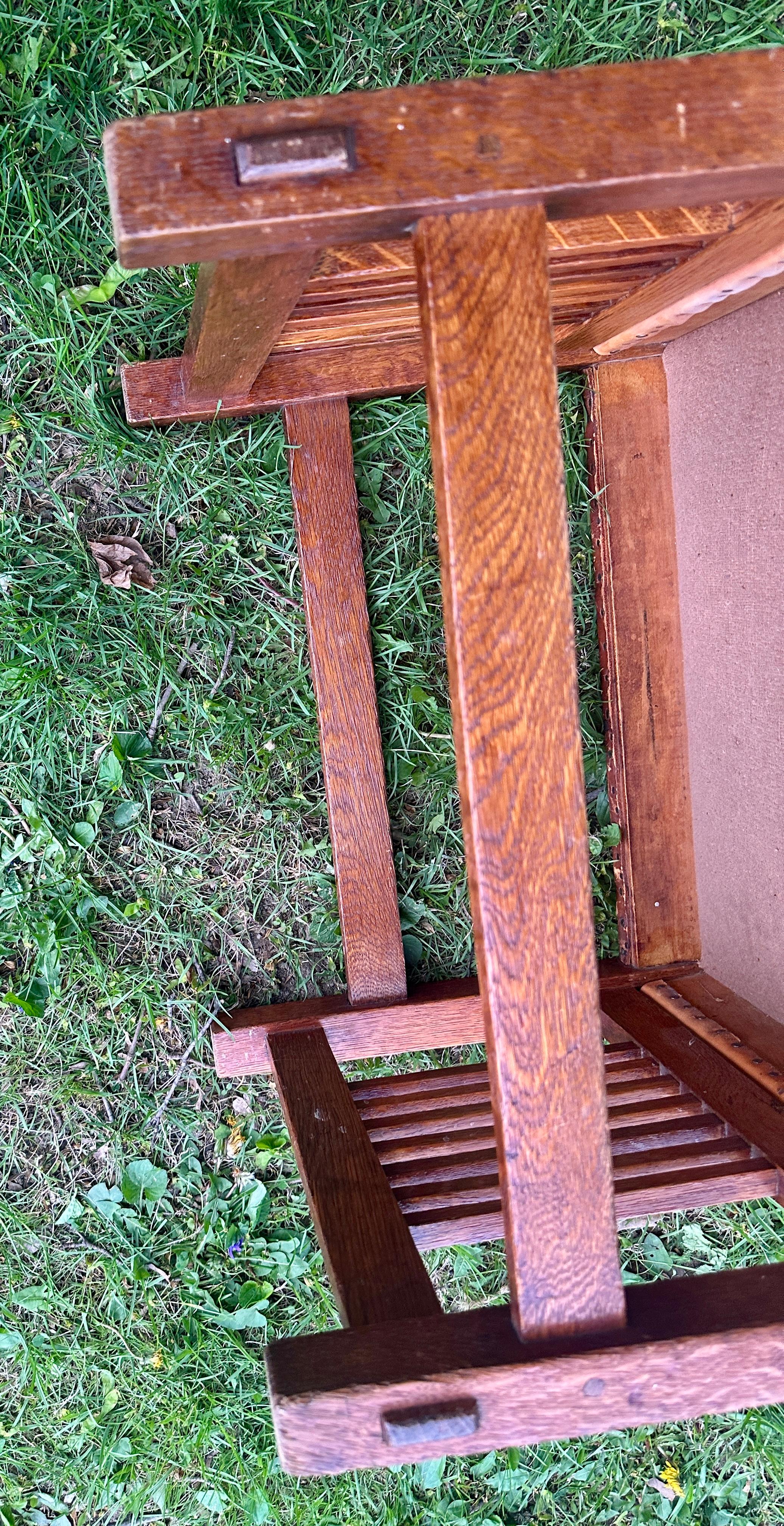 SUPERB Gustav Stickley Spindled Fußhocker mit Spindeln - W7812 (20. Jahrhundert) im Angebot