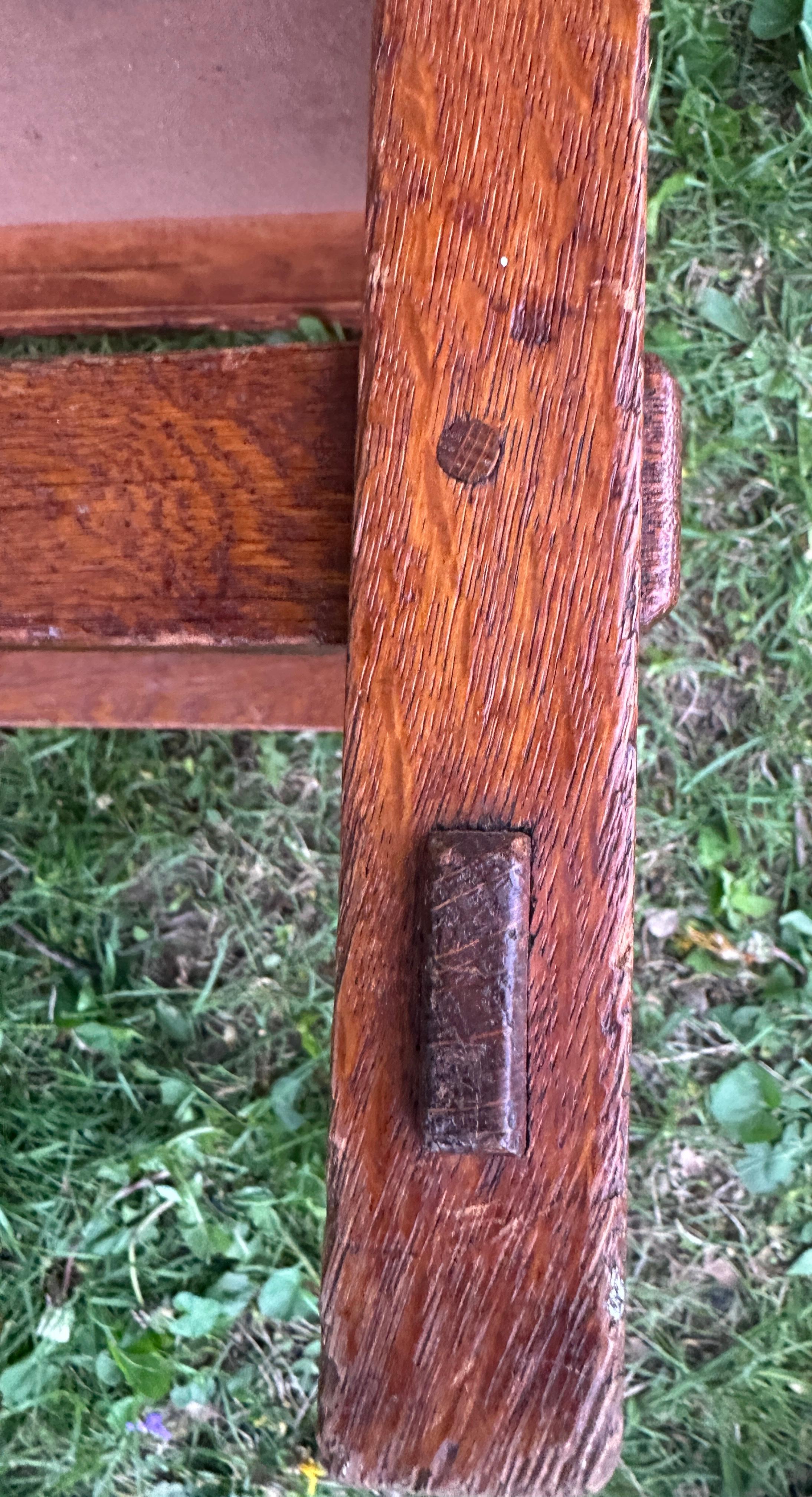 SUPERB Gustav Stickley Spindled Fußhocker mit Spindeln - W7812 im Angebot 2