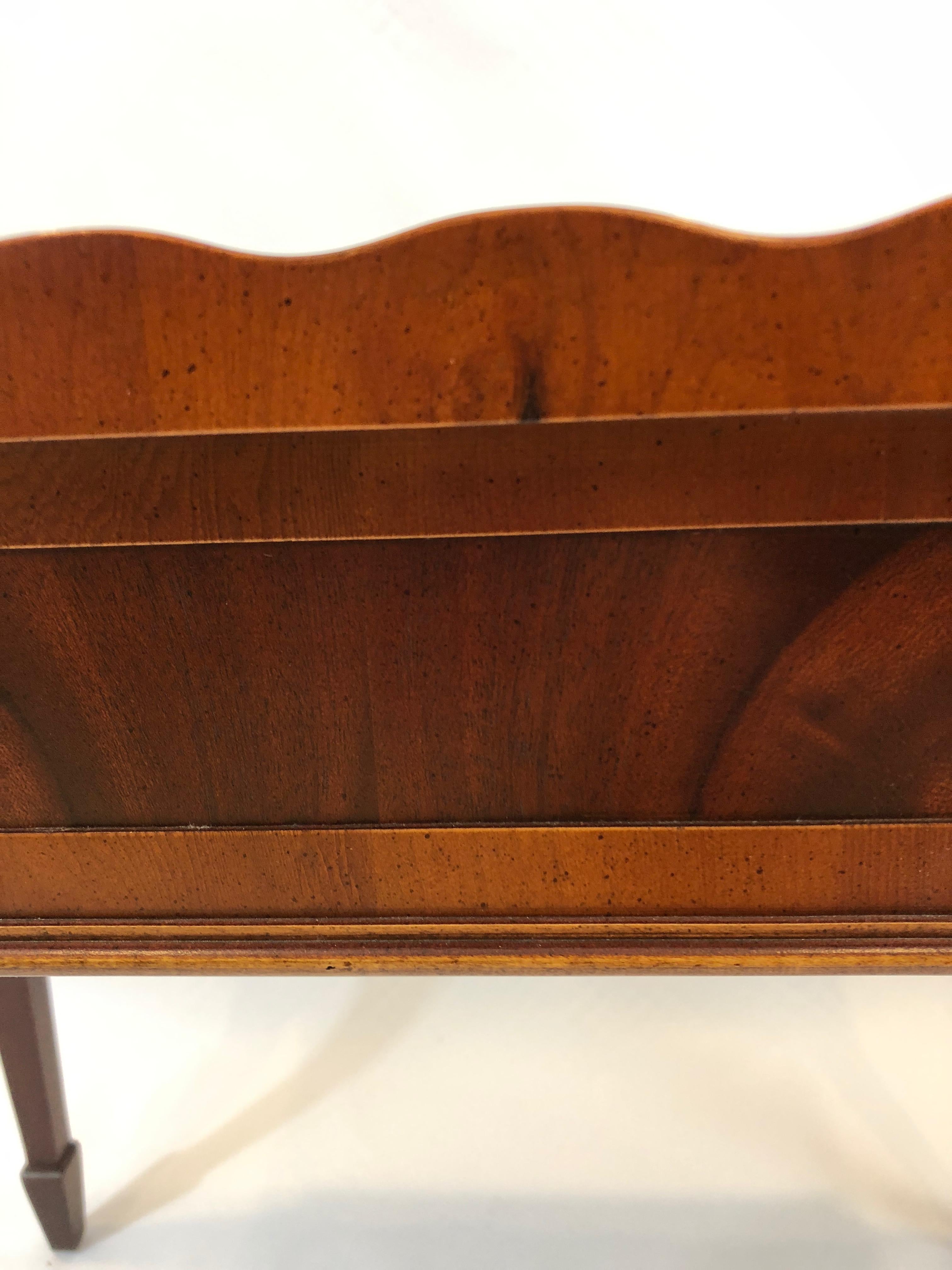 American Superb Heckman Mahogany and Inlaid Tea Side Table with Scalloped Edge