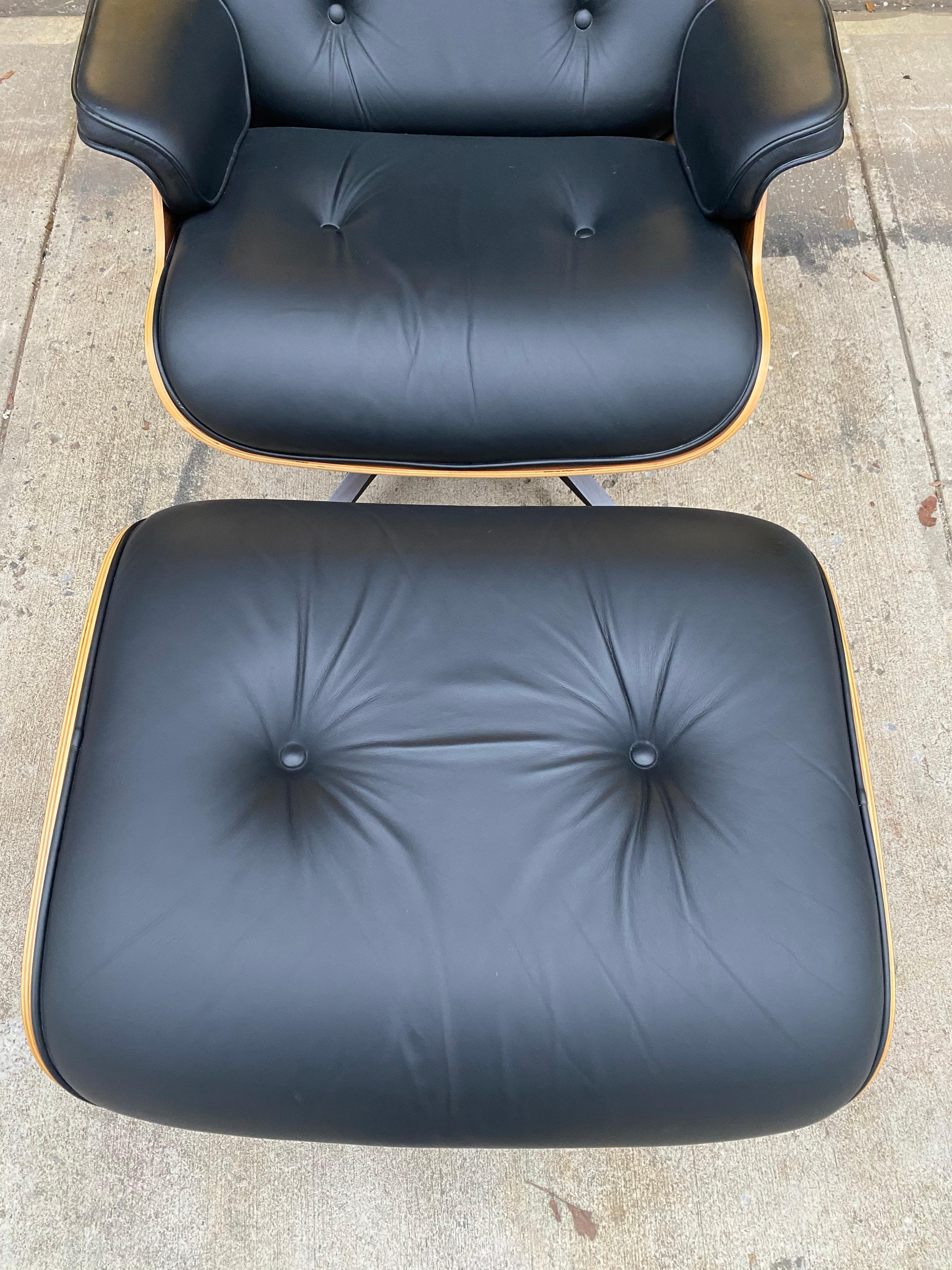 Mid-Century Modern Superb Herman Miller Eames Lounge Chair and Ottoman