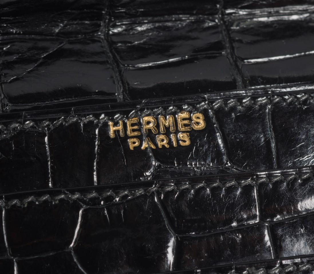 Women's or Men's Superb Hermes Paris 1960s  Black Crocodile Gold Cornered Wallet