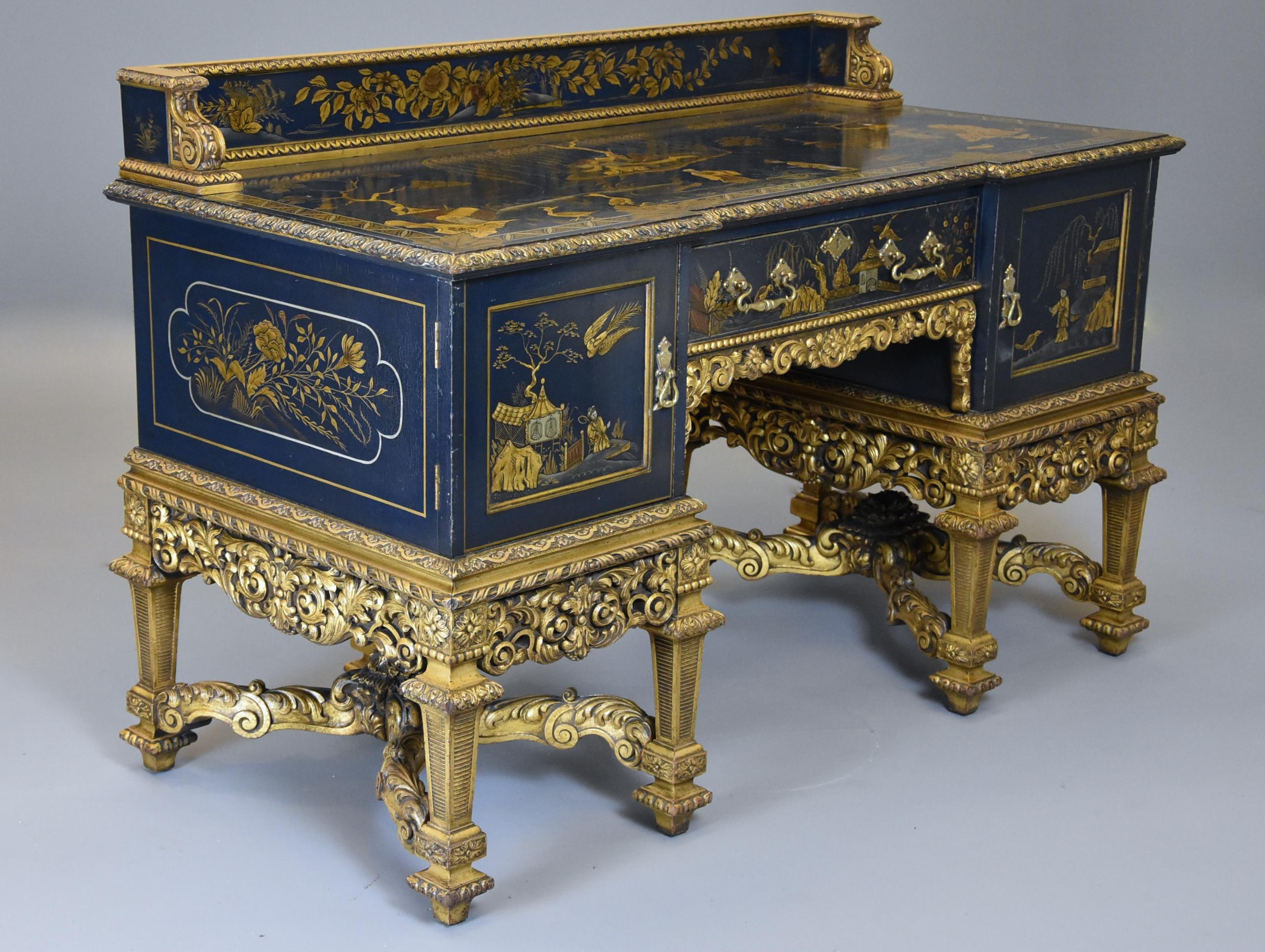 Superb Highly Decorative Charles II Style Blue & Gilt Chinoiserie Dressing Table In Good Condition In Suffolk, GB