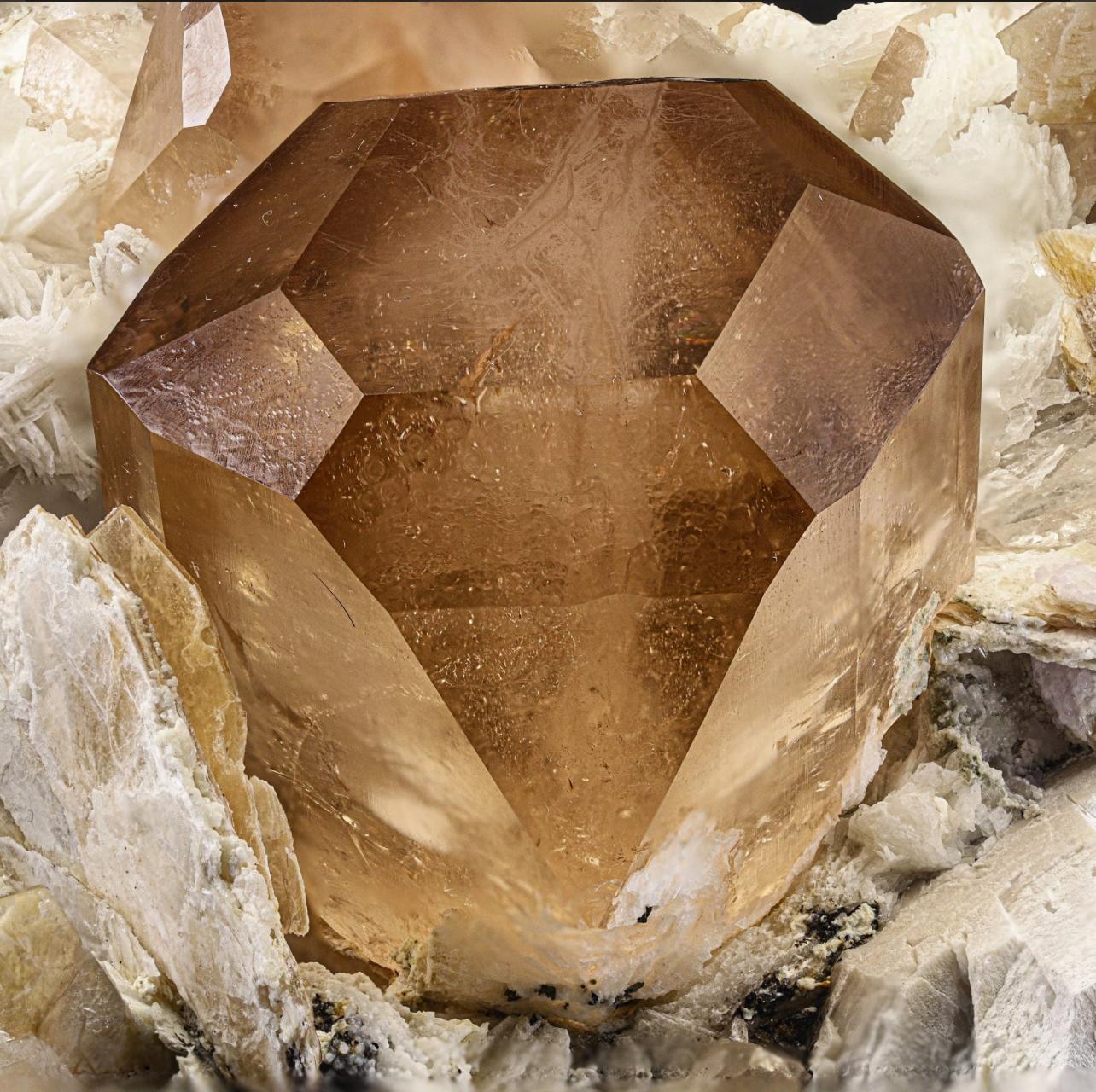 Hervorragende riesige Topas-Kristalle auf Albite mit Quarz und Mica aus Pakistan im Angebot 6
