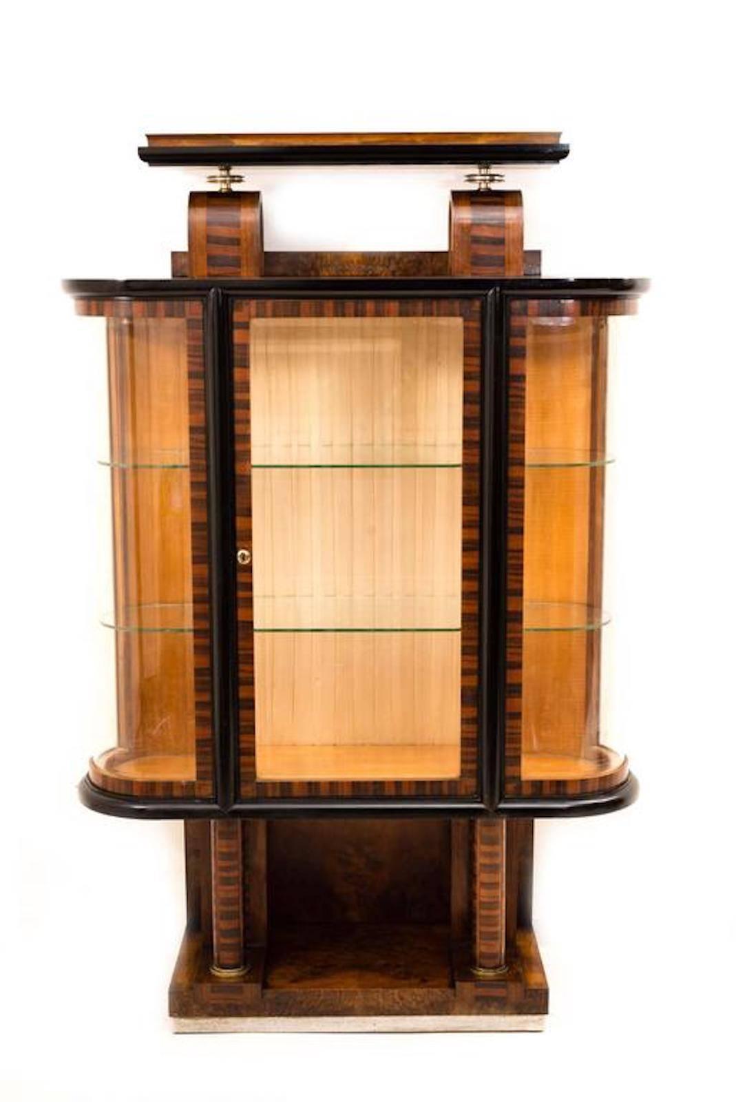 Raro set da sala da pranzo in stile Art Déco di Pierluigi Colli, uno dei più creativi designer di mobili degli anni '30. Ottimi inserti in legno.