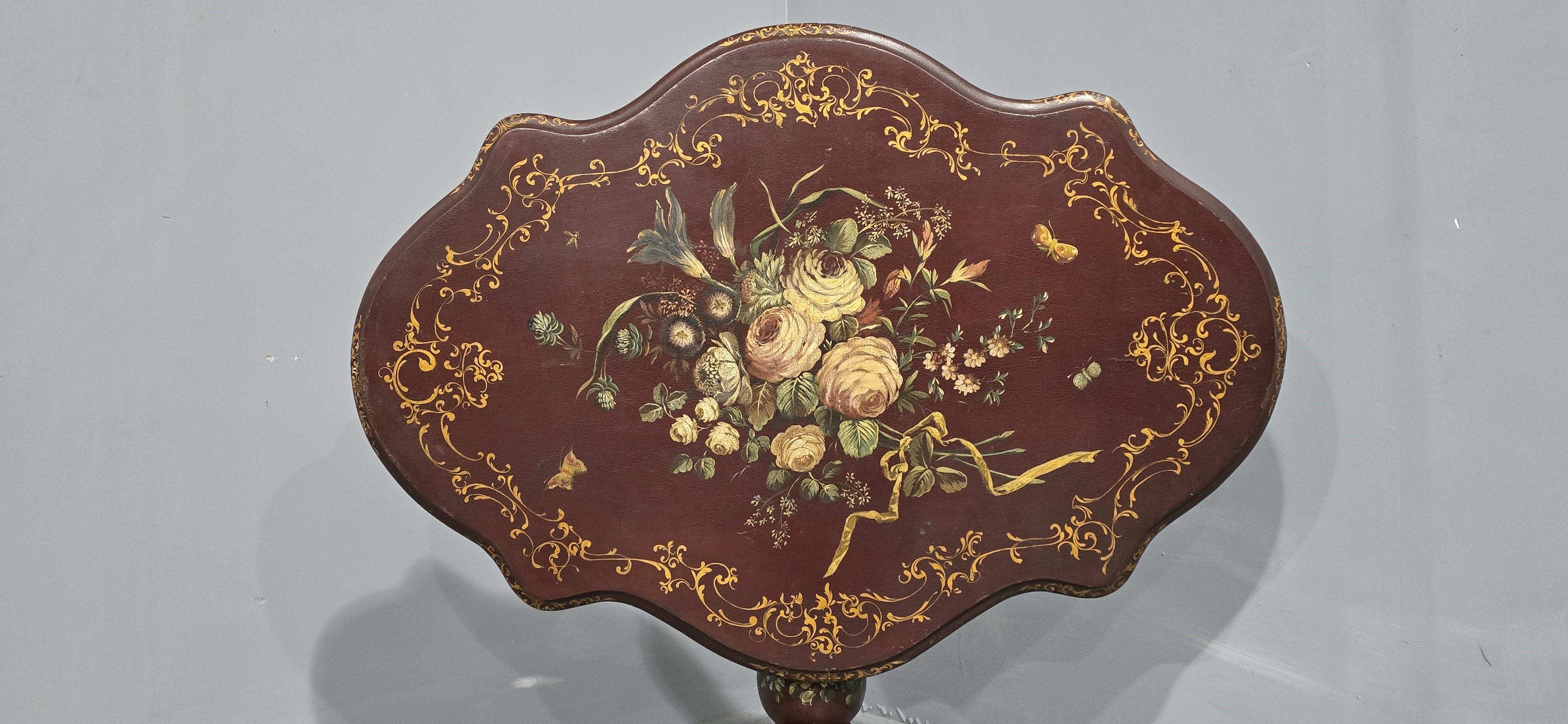 Hervorragender italienisch bemalter Tisch (Romantik) im Angebot