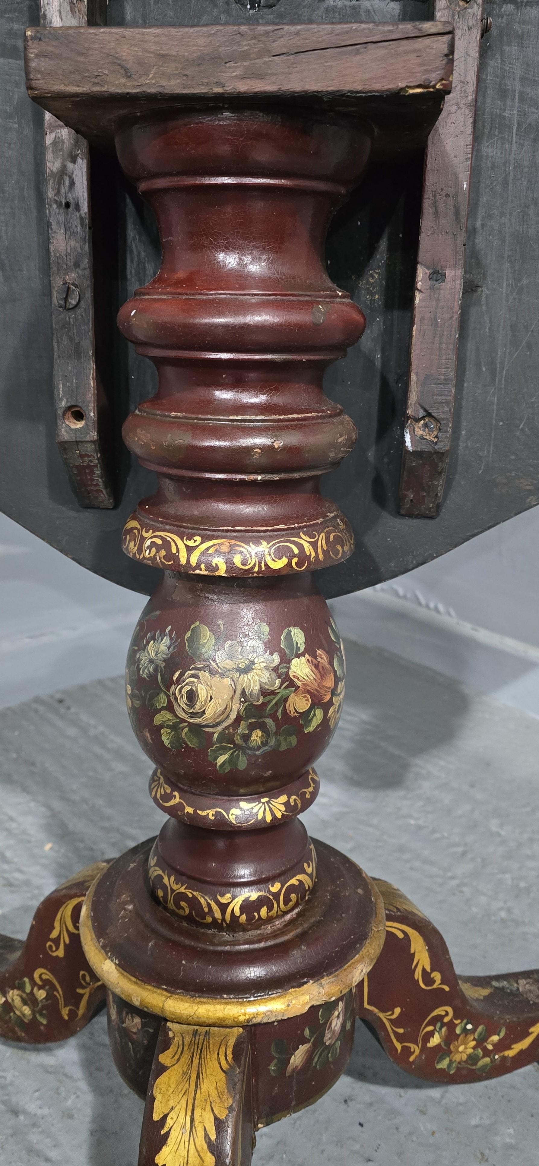 Hervorragender italienisch bemalter Tisch im Angebot 1