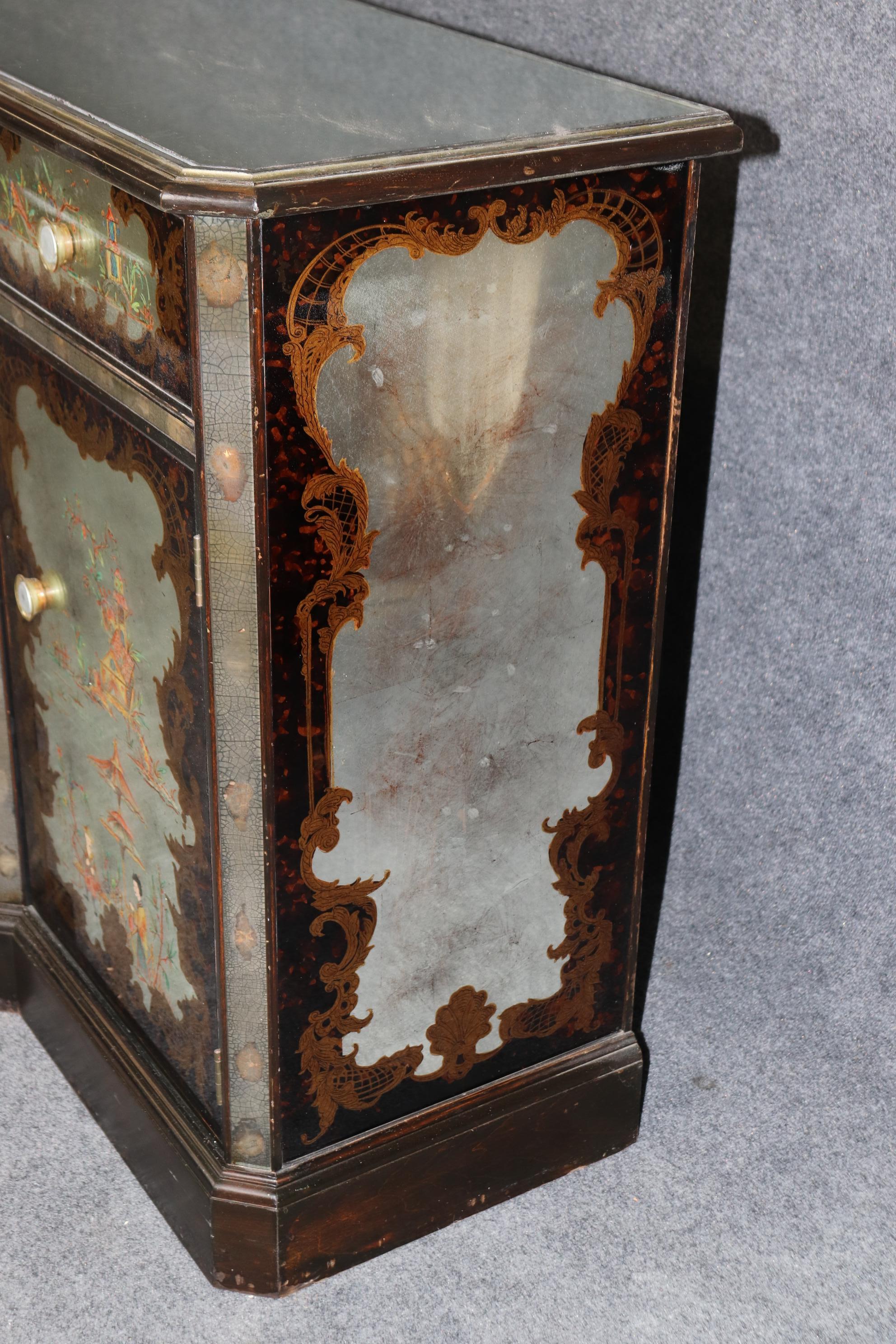 Mid-20th Century Superb Italian Silver Leaf Chinoiserie Painted Eglomise Sideboard Buffet For Sale