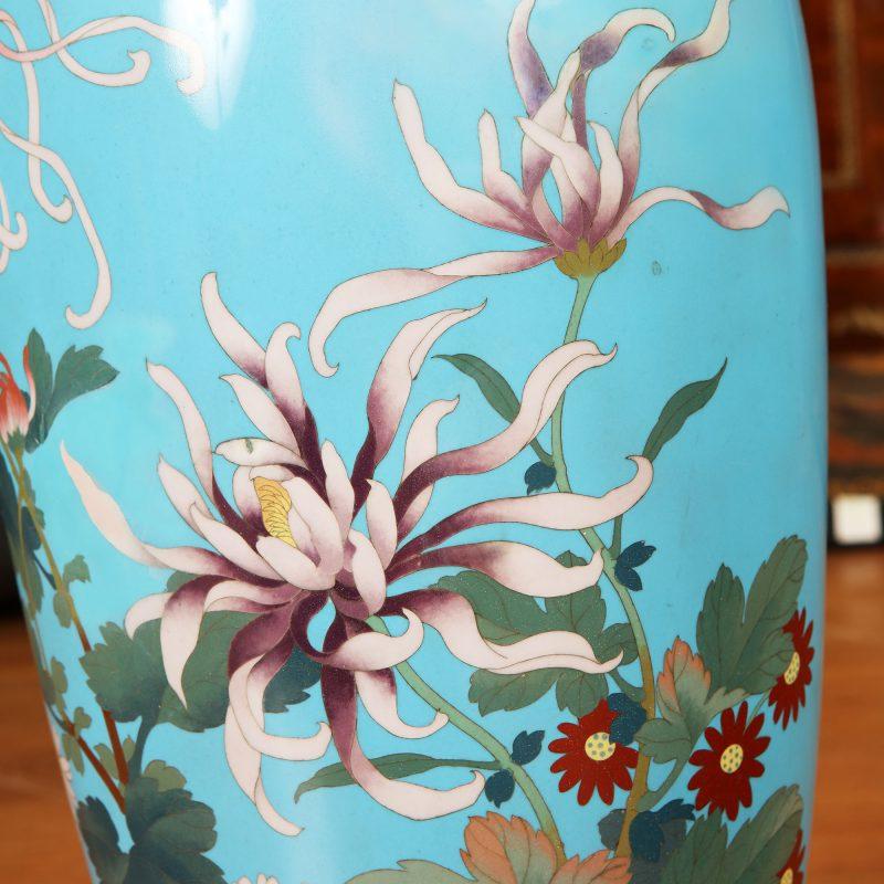 Superbe vase en émail cloisonné japonais Bon état - En vente à London, by appointment only