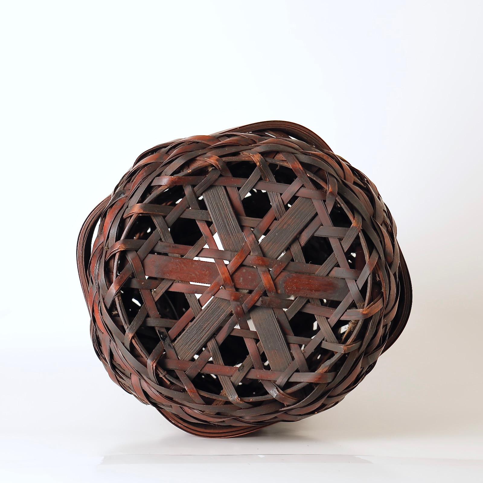 Superb Japanese Ikebana Bamboo Basket, 20th Century For Sale 7