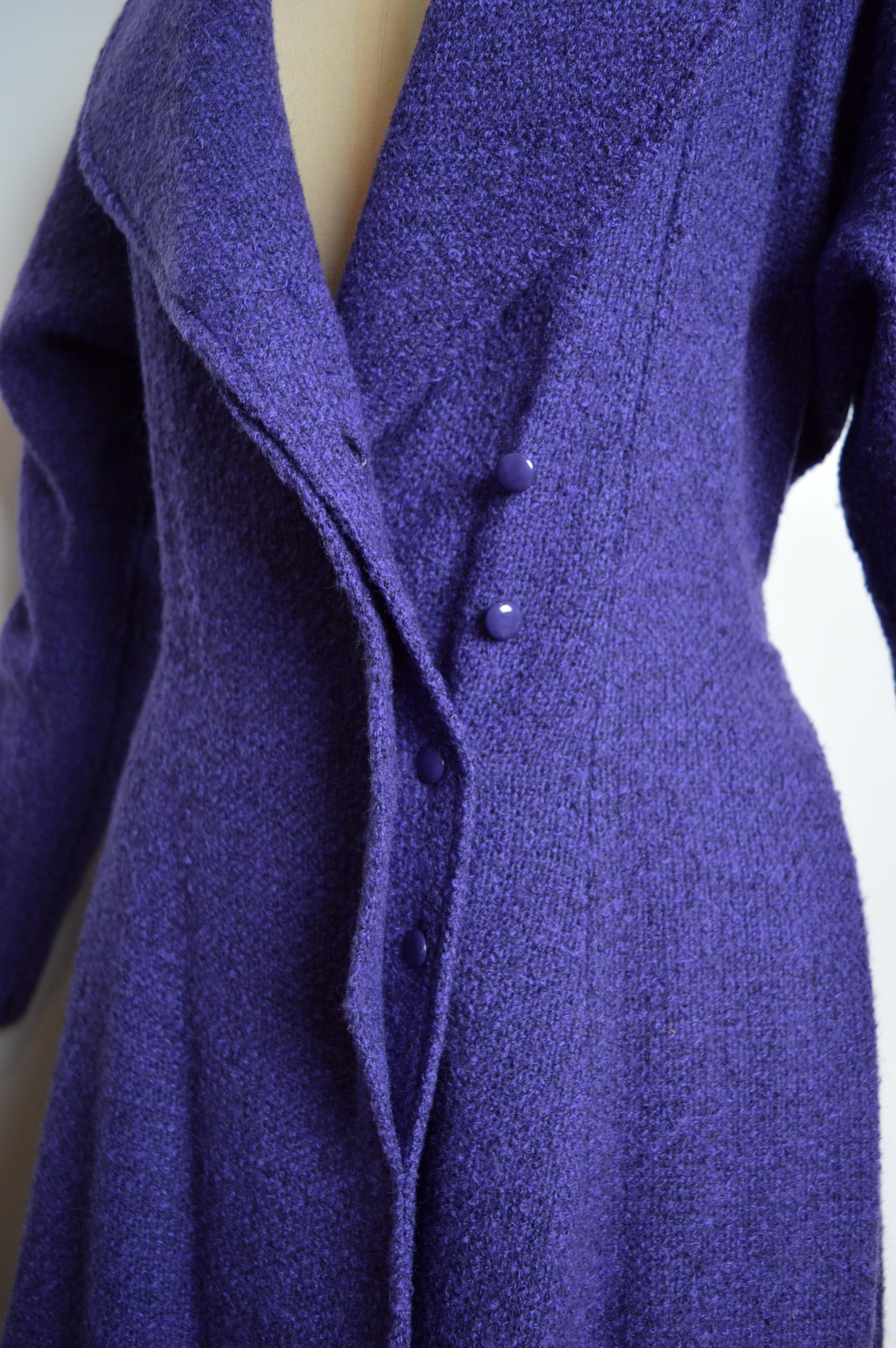 Superb JEANNE LANVIN 1930’s long Purple Tweed Boucle Wool Swing Coat For Sale 10